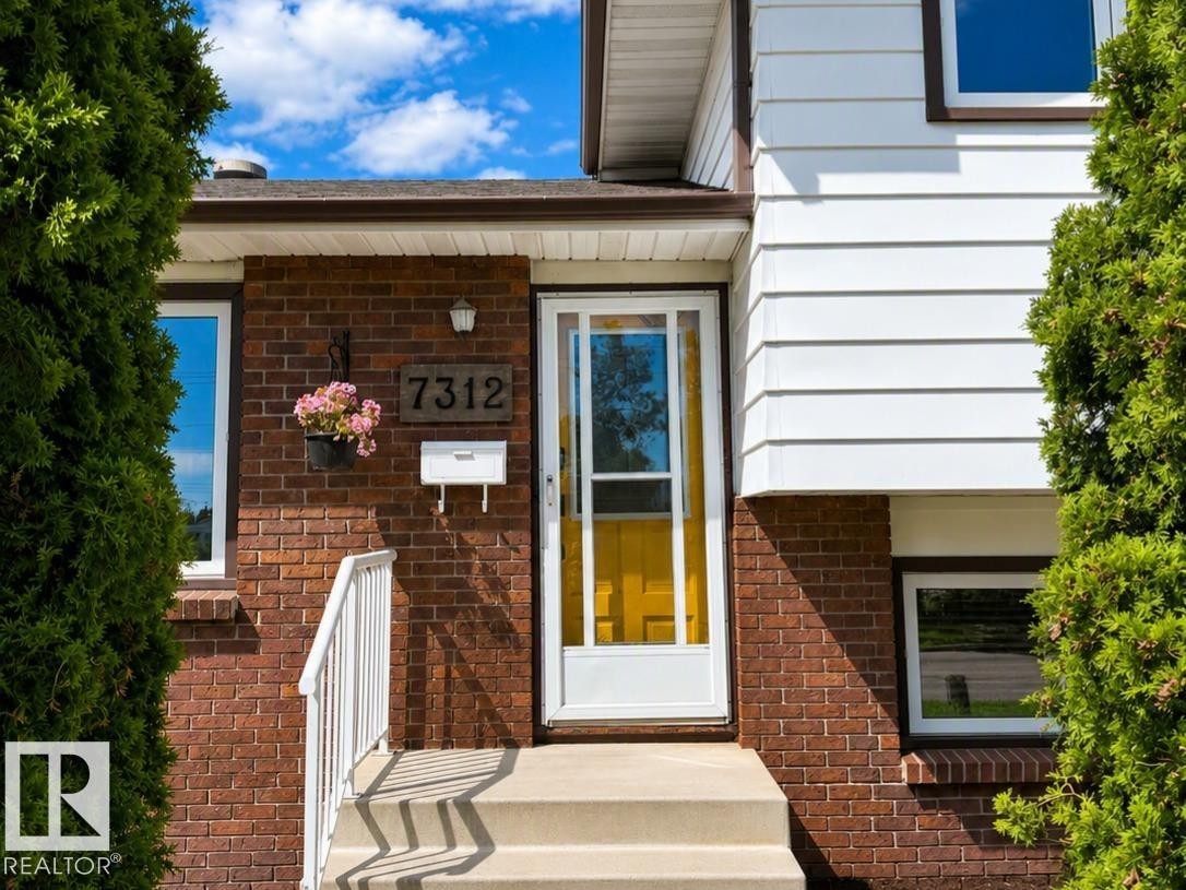 7312 137 Avenue Nw, Edmonton, AB - Outdoor With Exterior