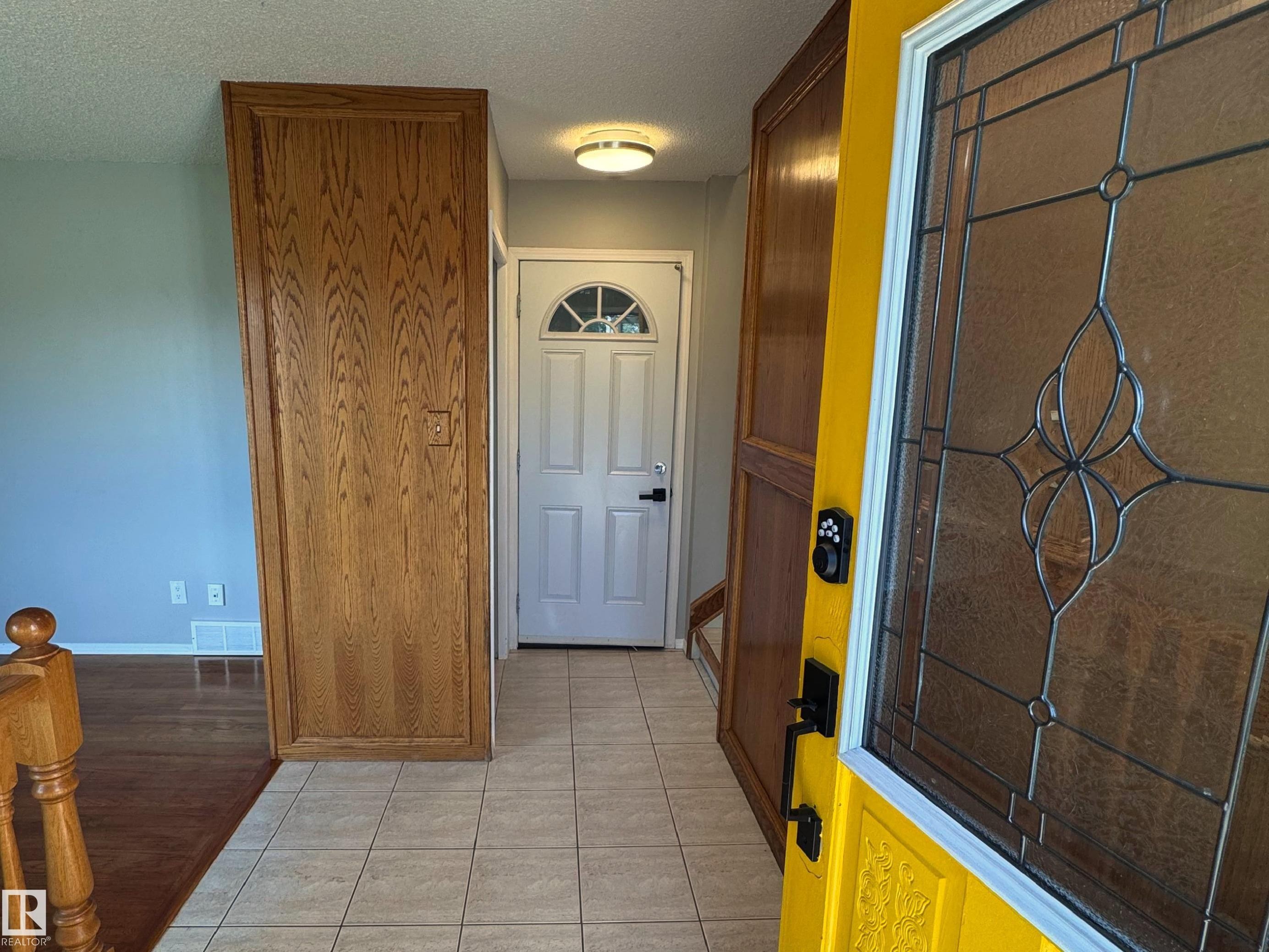 7312 137 Avenue Nw, Edmonton, AB - Indoor Photo Showing Other Room