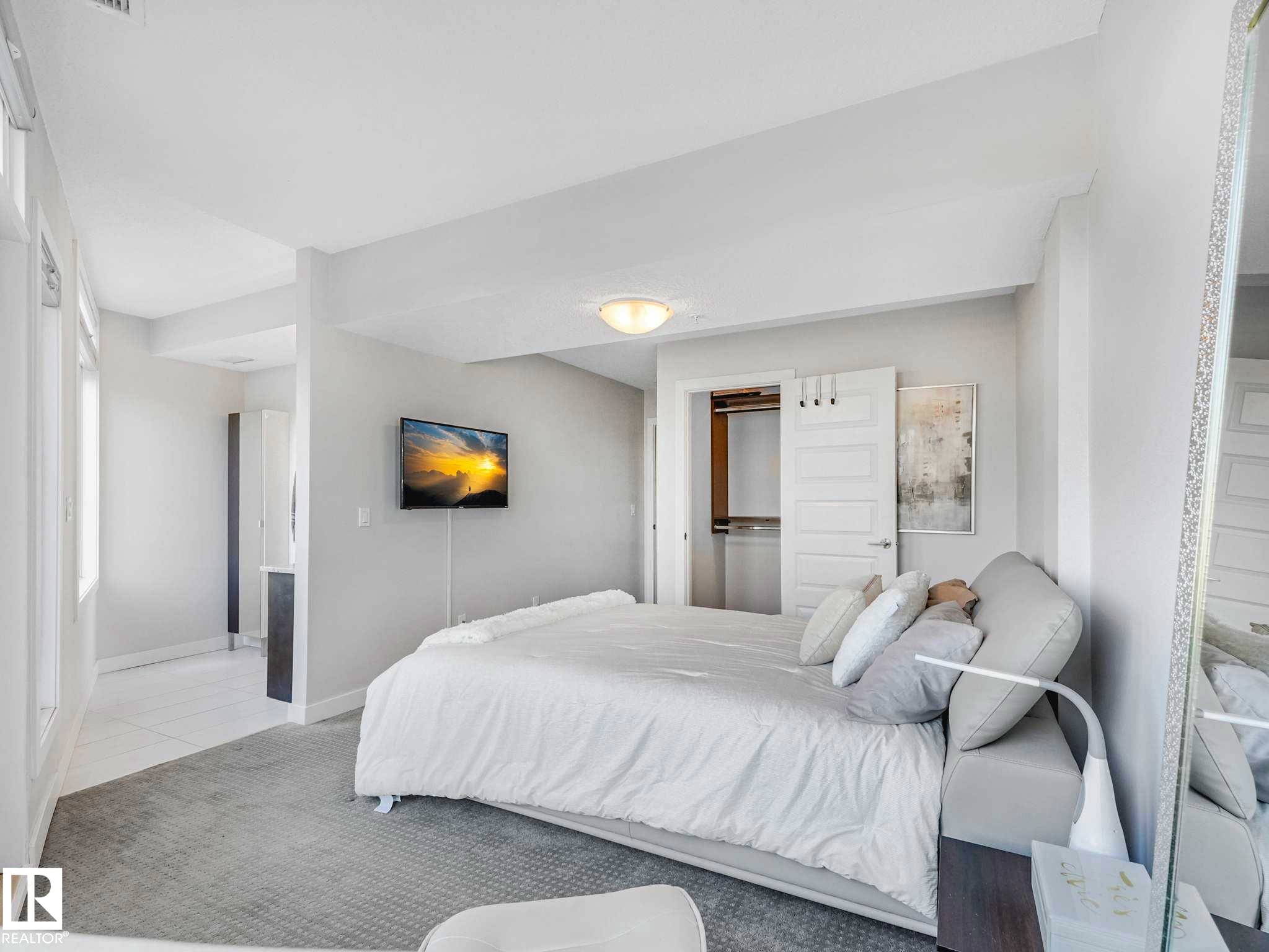 #122 5151 Windermere Bv Sw, Edmonton, AB - Indoor Photo Showing Bedroom