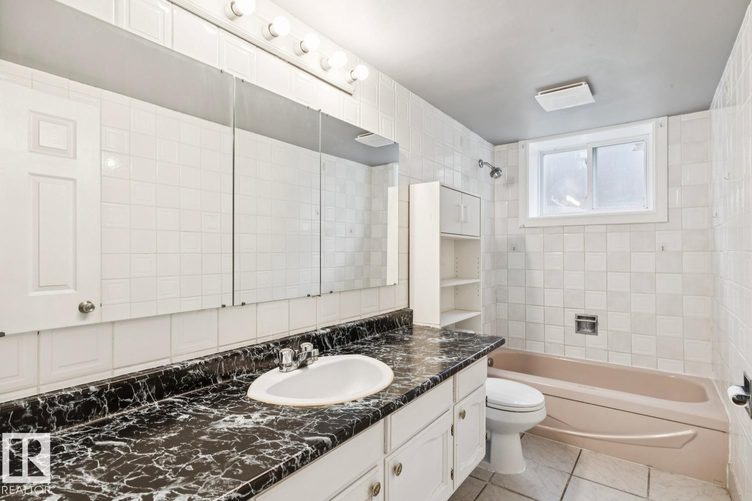9312 151 Avenue Nw, Edmonton, AB