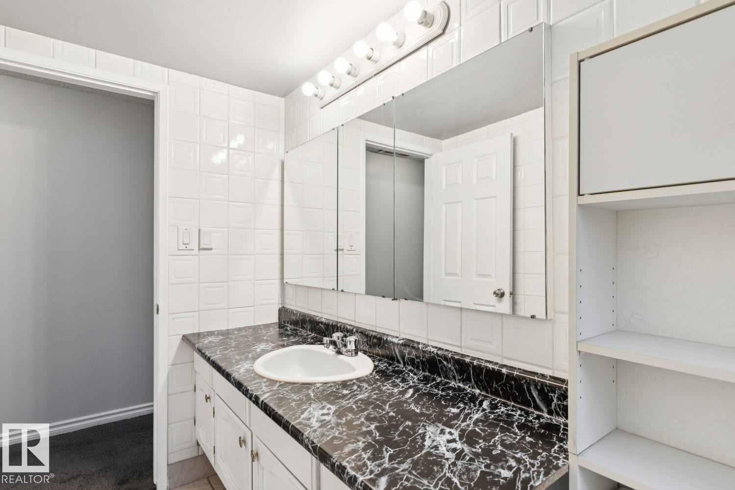 9312 151 Avenue Nw, Edmonton, AB