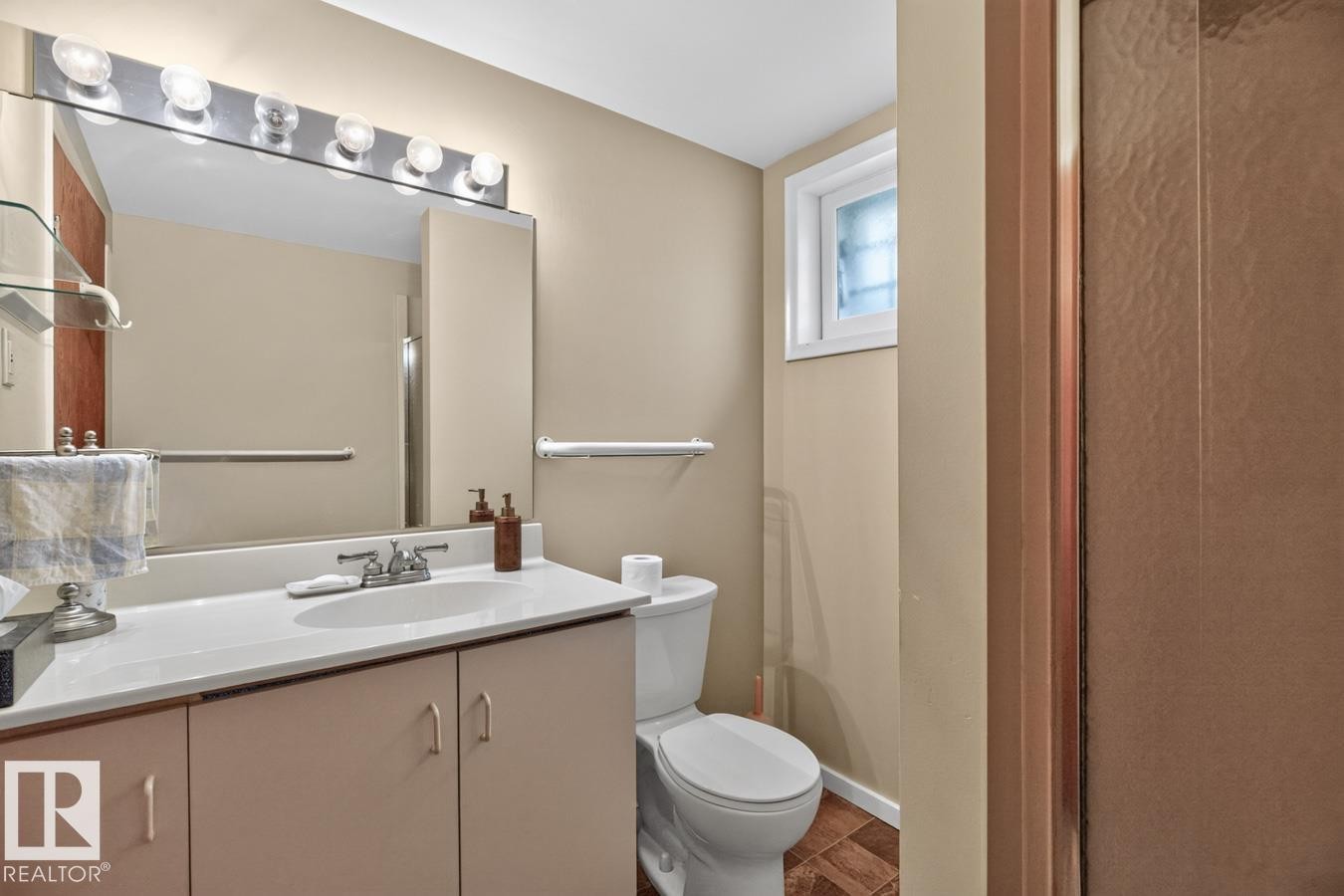 9627 146 Street Nw, Edmonton, AB - Indoor Photo Showing Bathroom