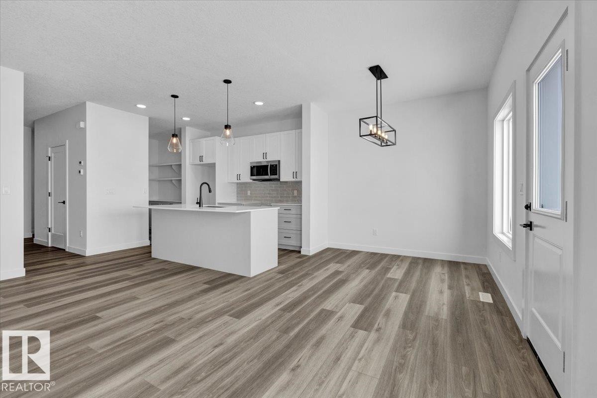 139 Caledon Crescent, Spruce Grove, AB - Indoor Photo Showing Kitchen