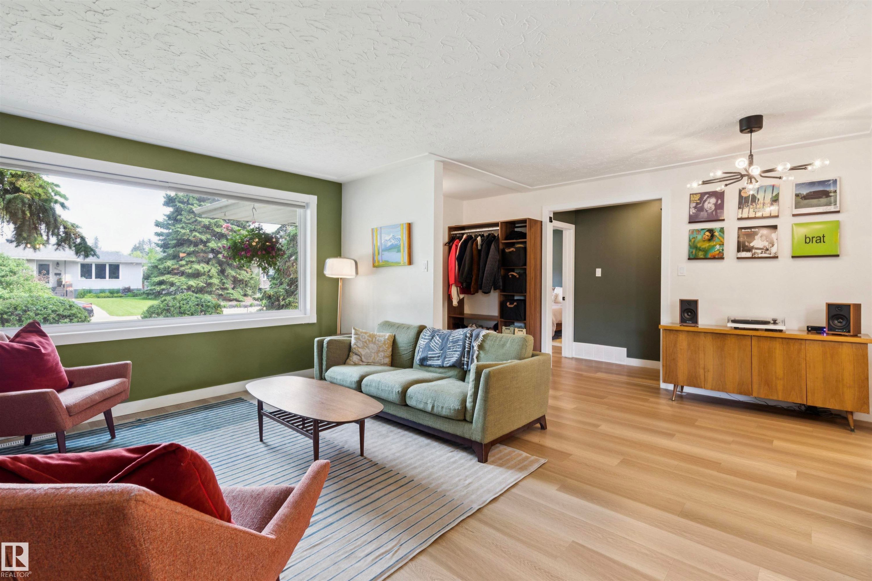 9544 148 Street Nw, Edmonton, AB - Indoor Photo Showing Living Room