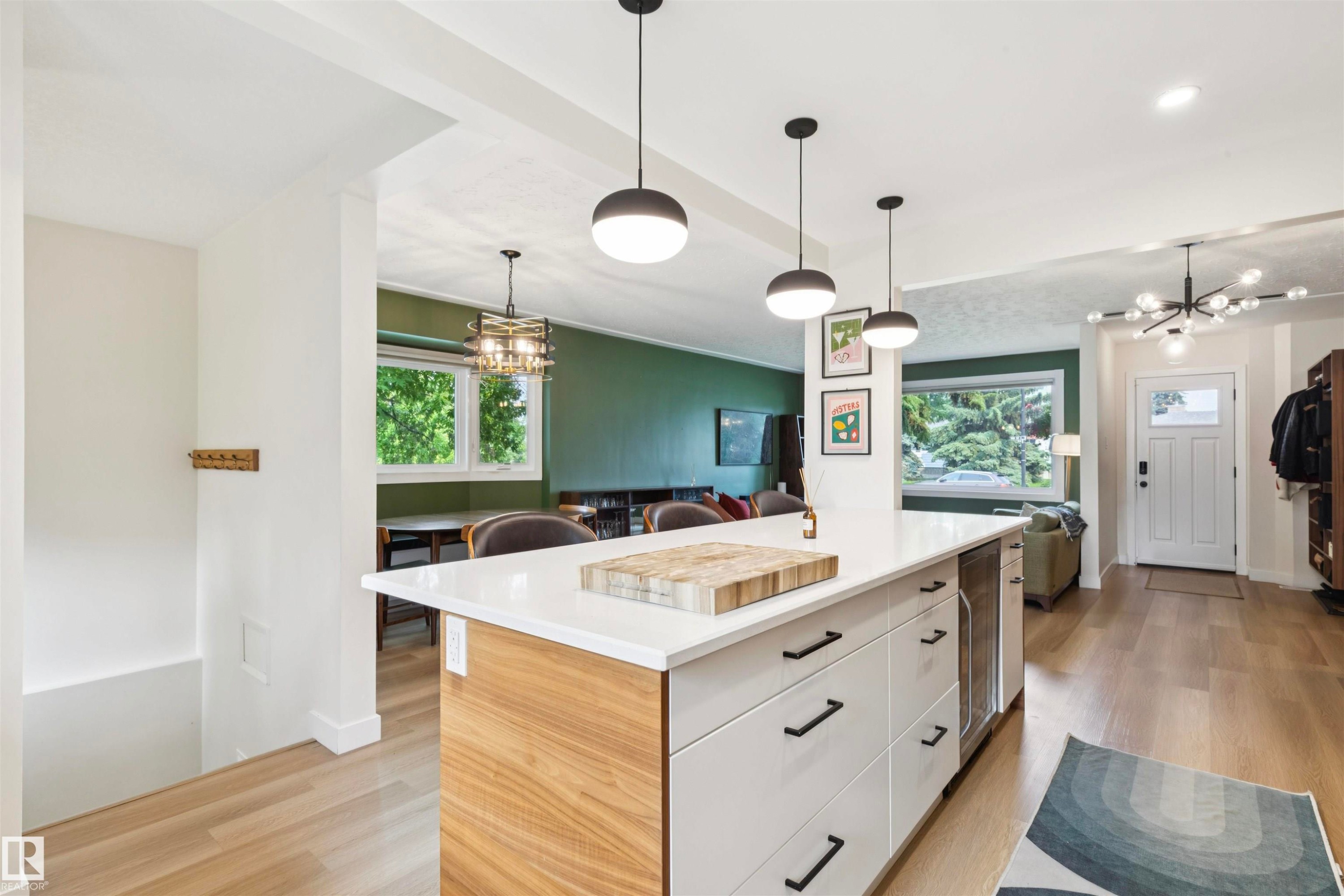 9544 148 Street Nw, Edmonton, AB - Indoor Photo Showing Kitchen