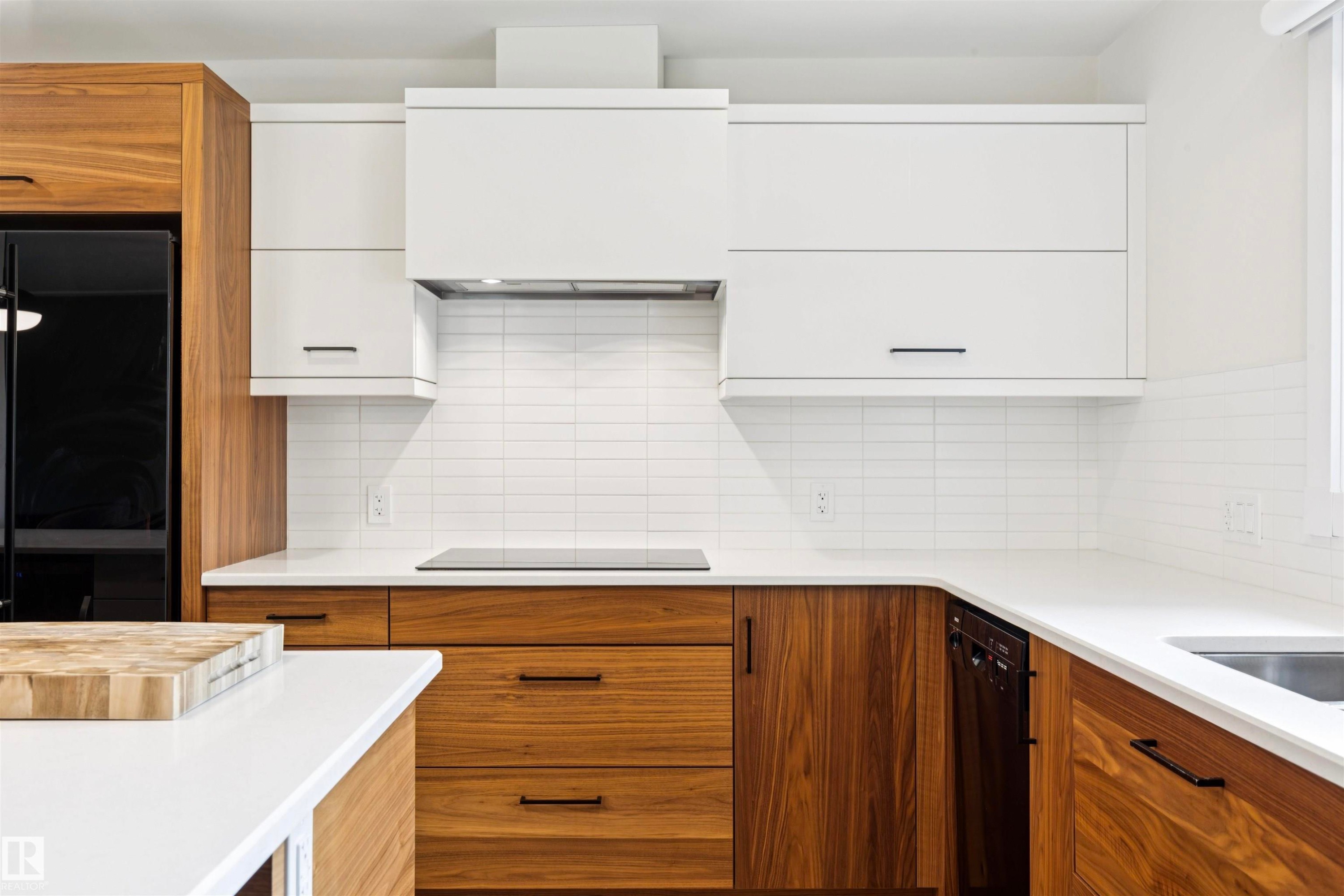 9544 148 Street Nw, Edmonton, AB - Indoor Photo Showing Kitchen