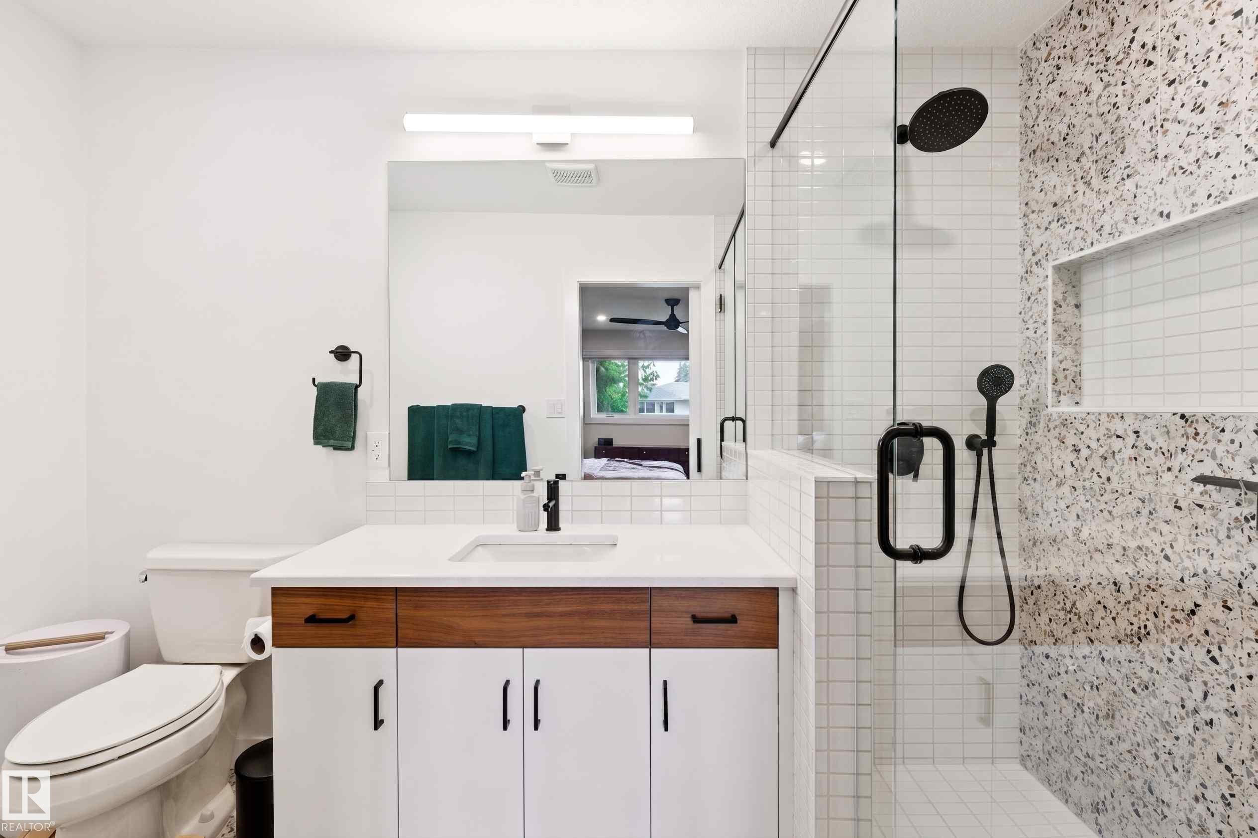 9544 148 Street Nw, Edmonton, AB - Indoor Photo Showing Bathroom