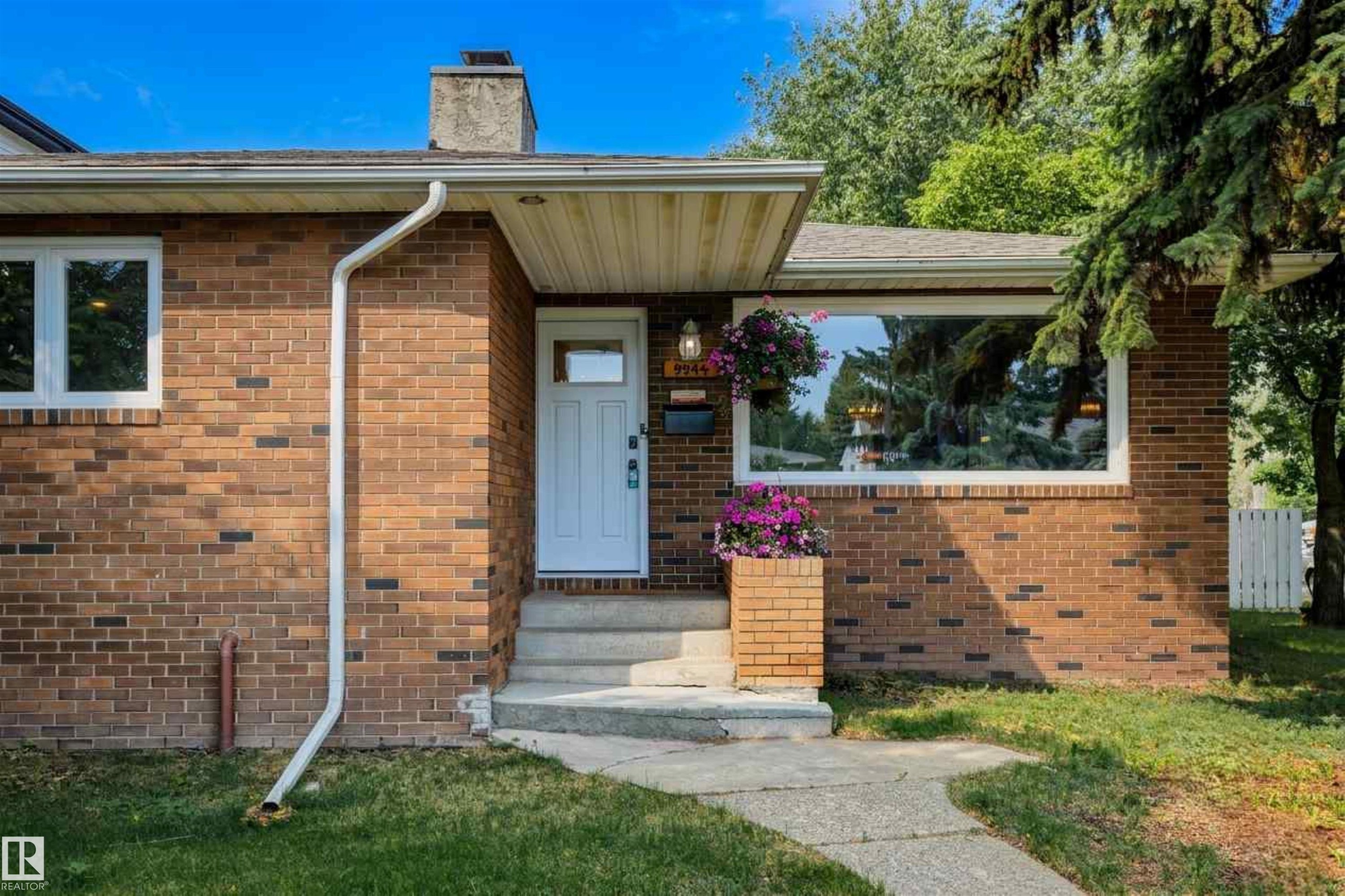 9544 148 Street Nw, Edmonton, AB - Outdoor