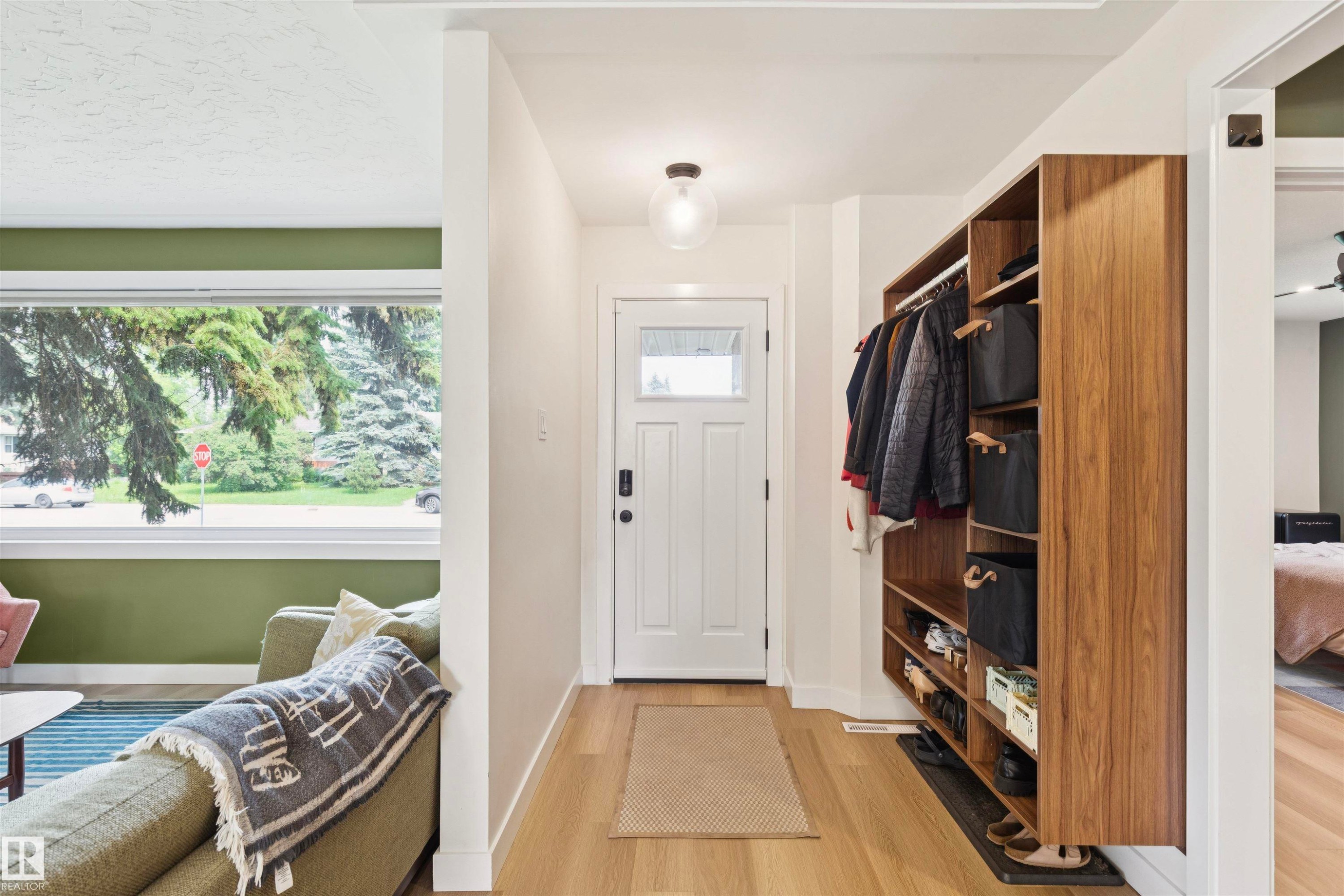 9544 148 Street Nw, Edmonton, AB - Indoor