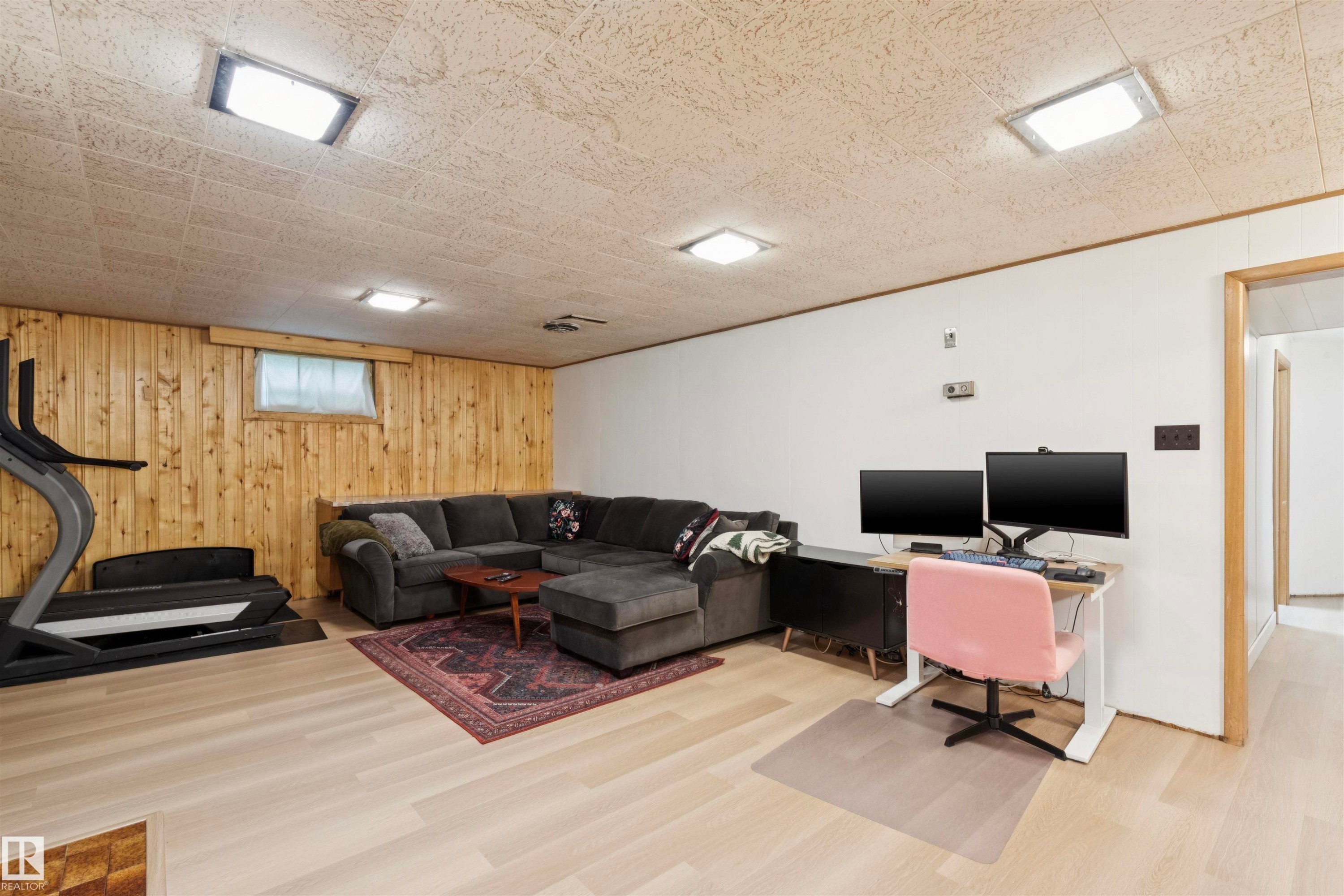 9544 148 Street Nw, Edmonton, AB - Indoor