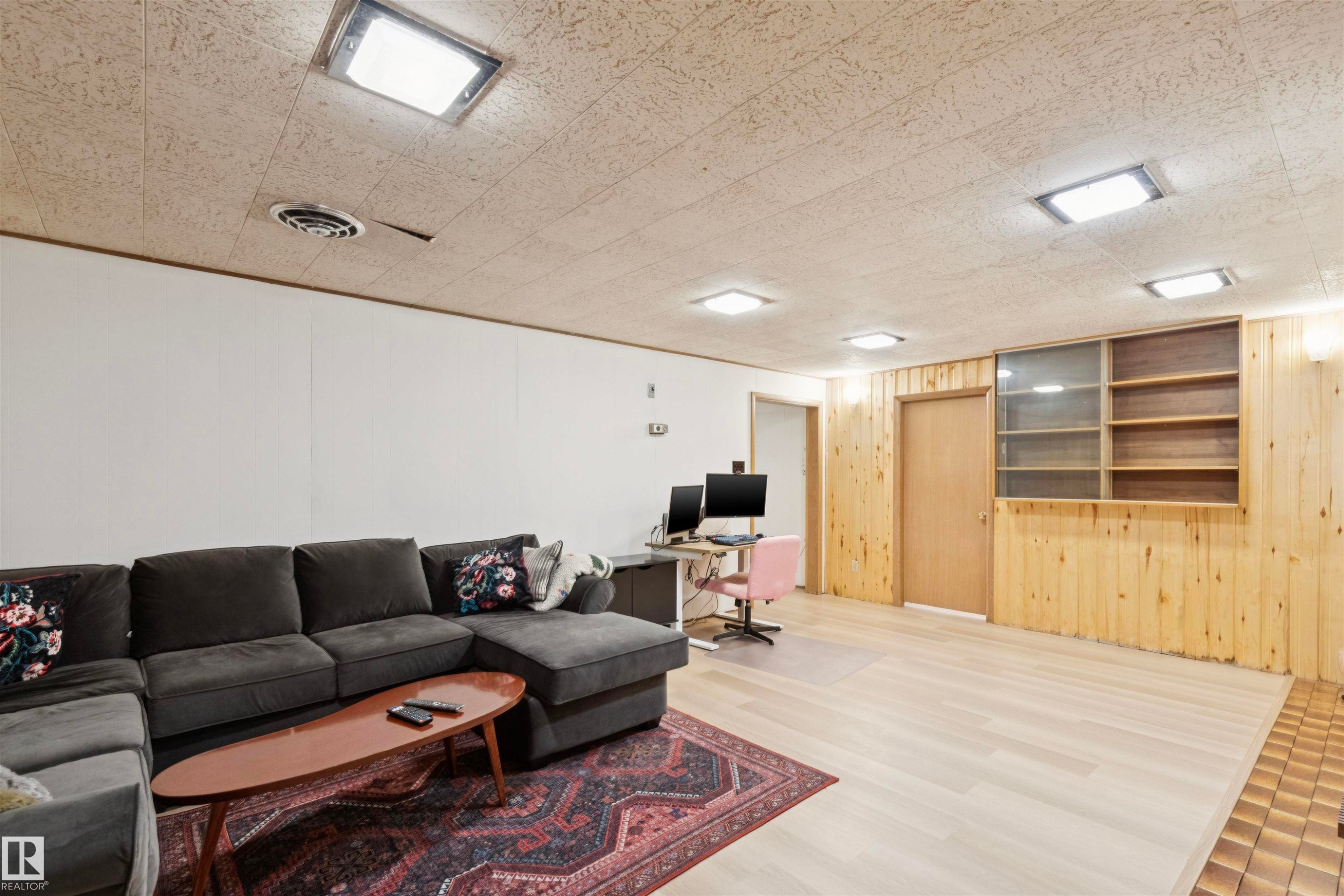 9544 148 Street Nw, Edmonton, AB - Indoor