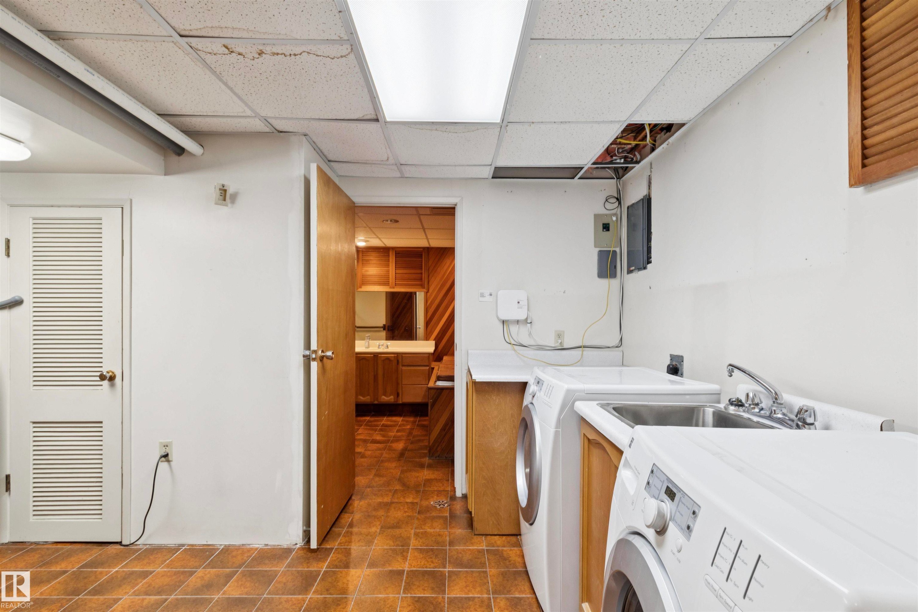 9544 148 Street Nw, Edmonton, AB - Indoor Photo Showing Laundry Room