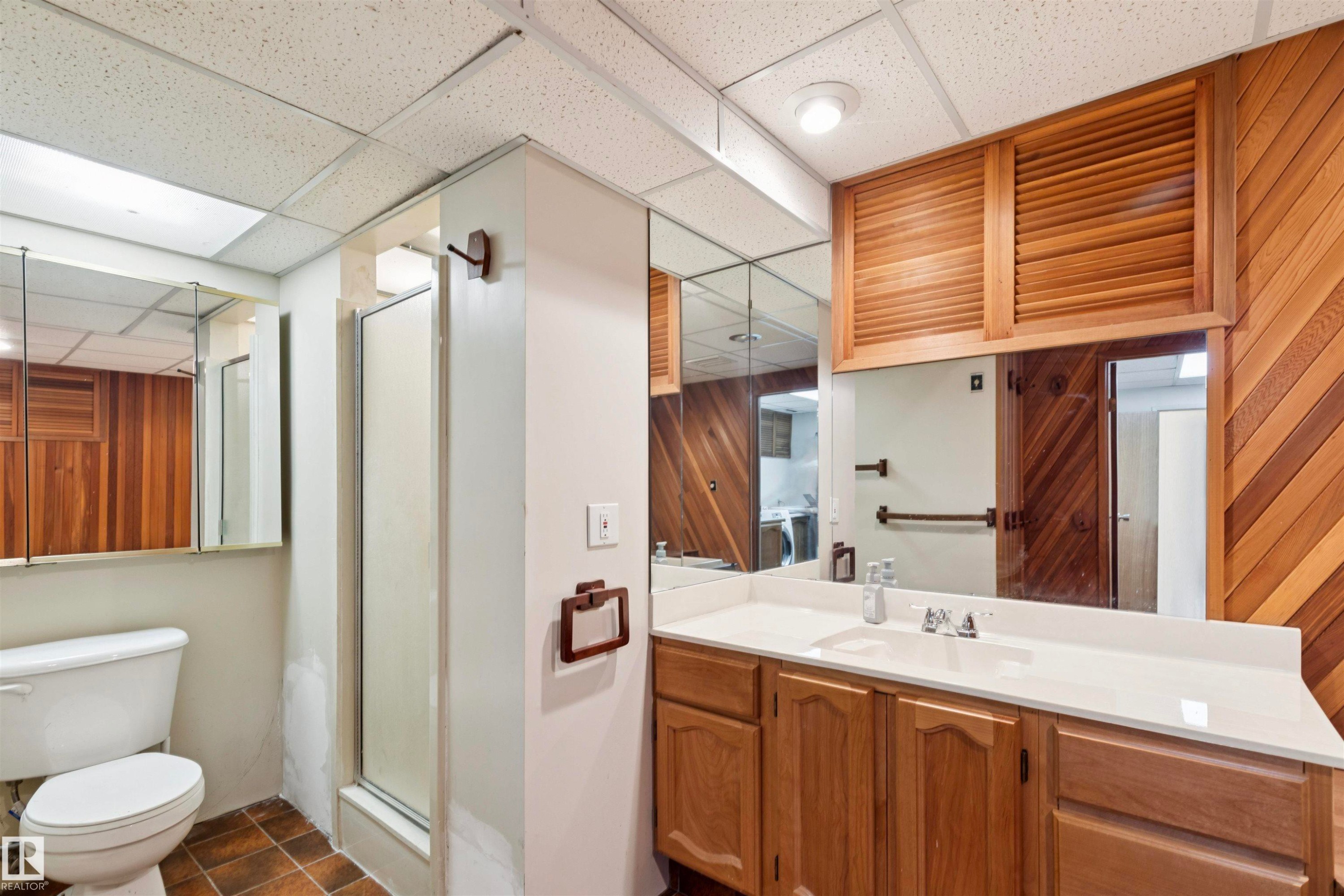 9544 148 Street Nw, Edmonton, AB - Indoor Photo Showing Bathroom