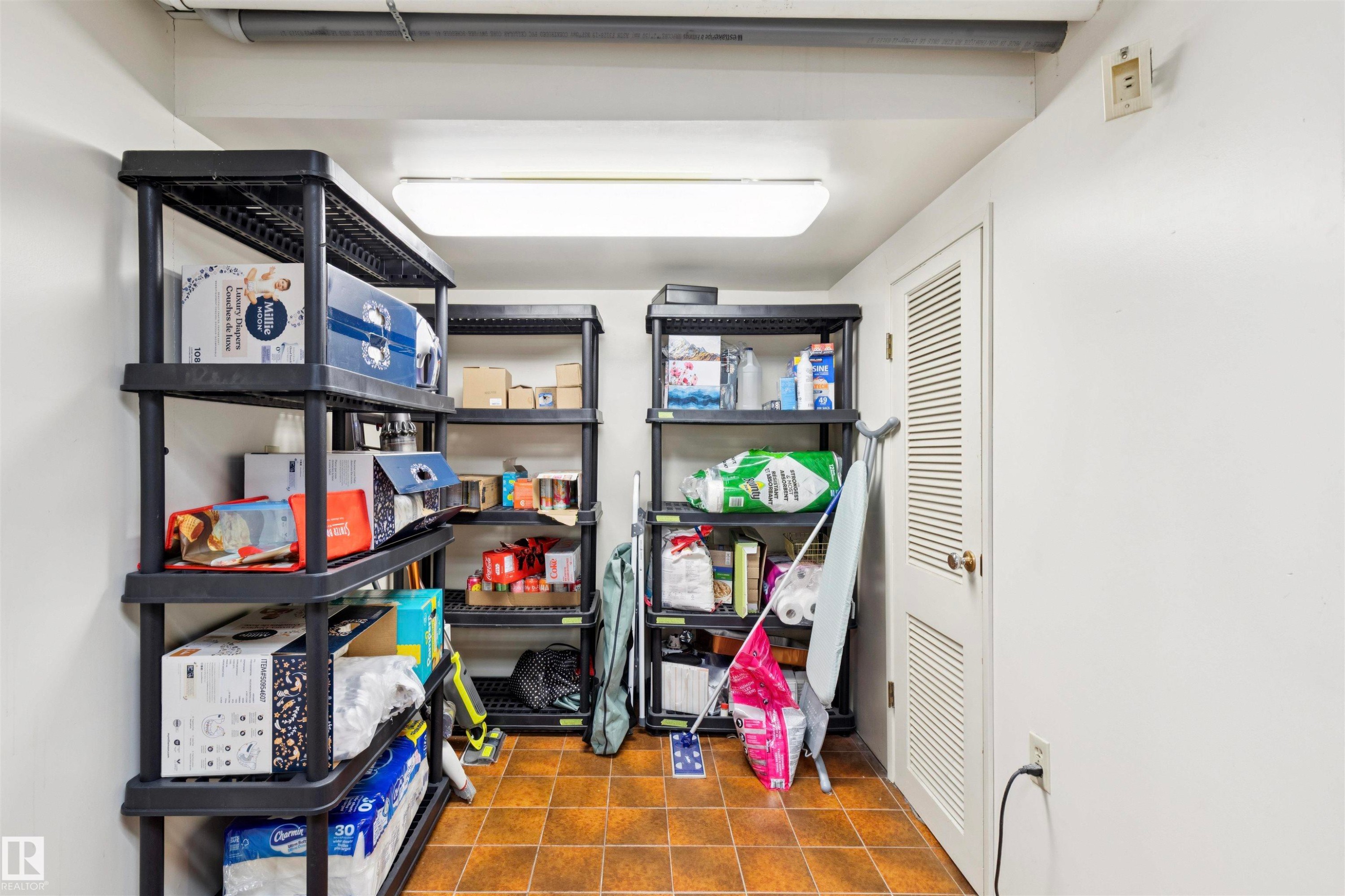 9544 148 Street Nw, Edmonton, AB - Indoor With Storage