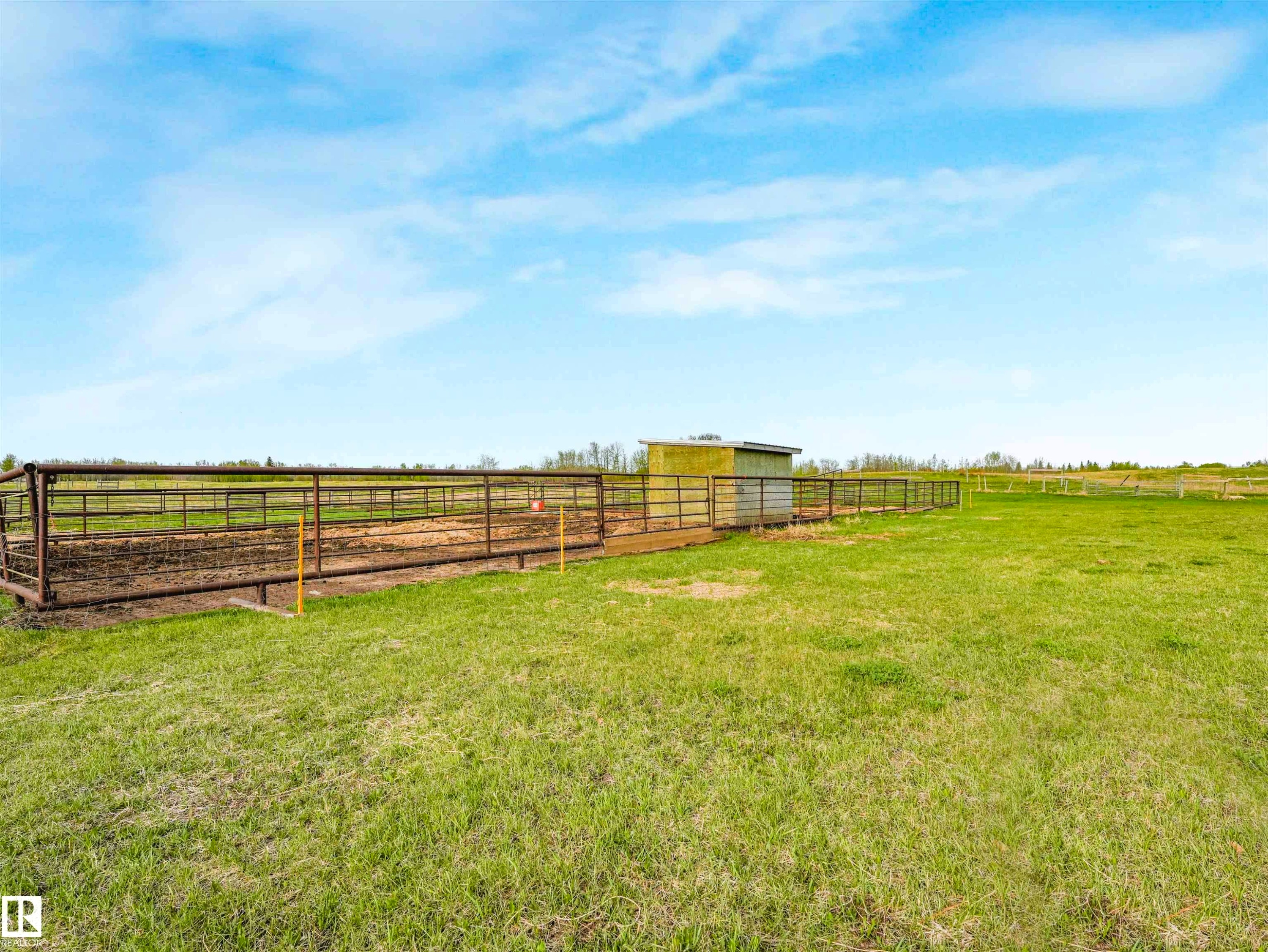 Image quality insufficient for description - 57016 Range Road 13, Rural Barrhead County, AB - Outdoor With View
