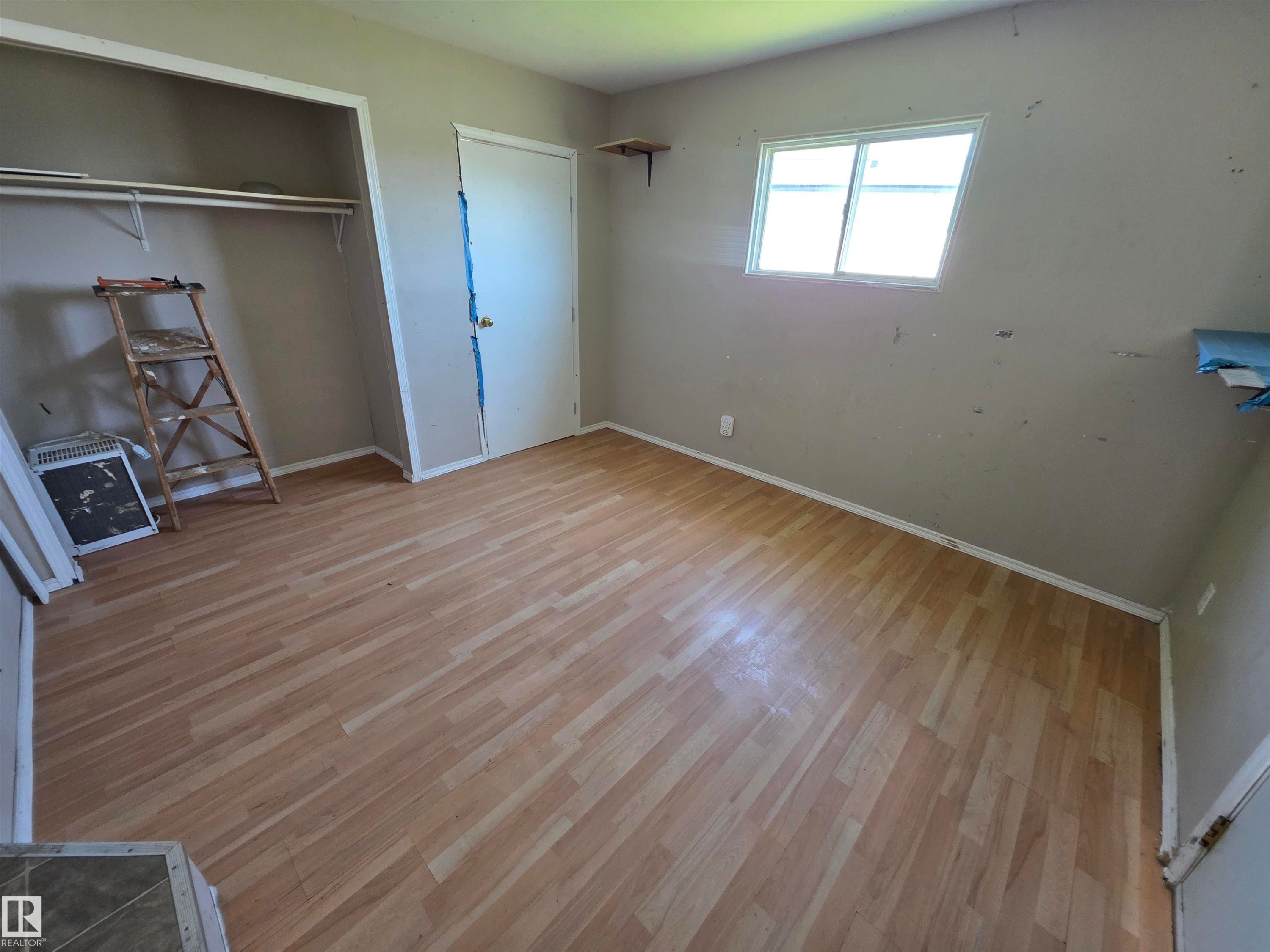 #9 5220 44 Av, Calmar, AB - Indoor Photo Showing Other Room