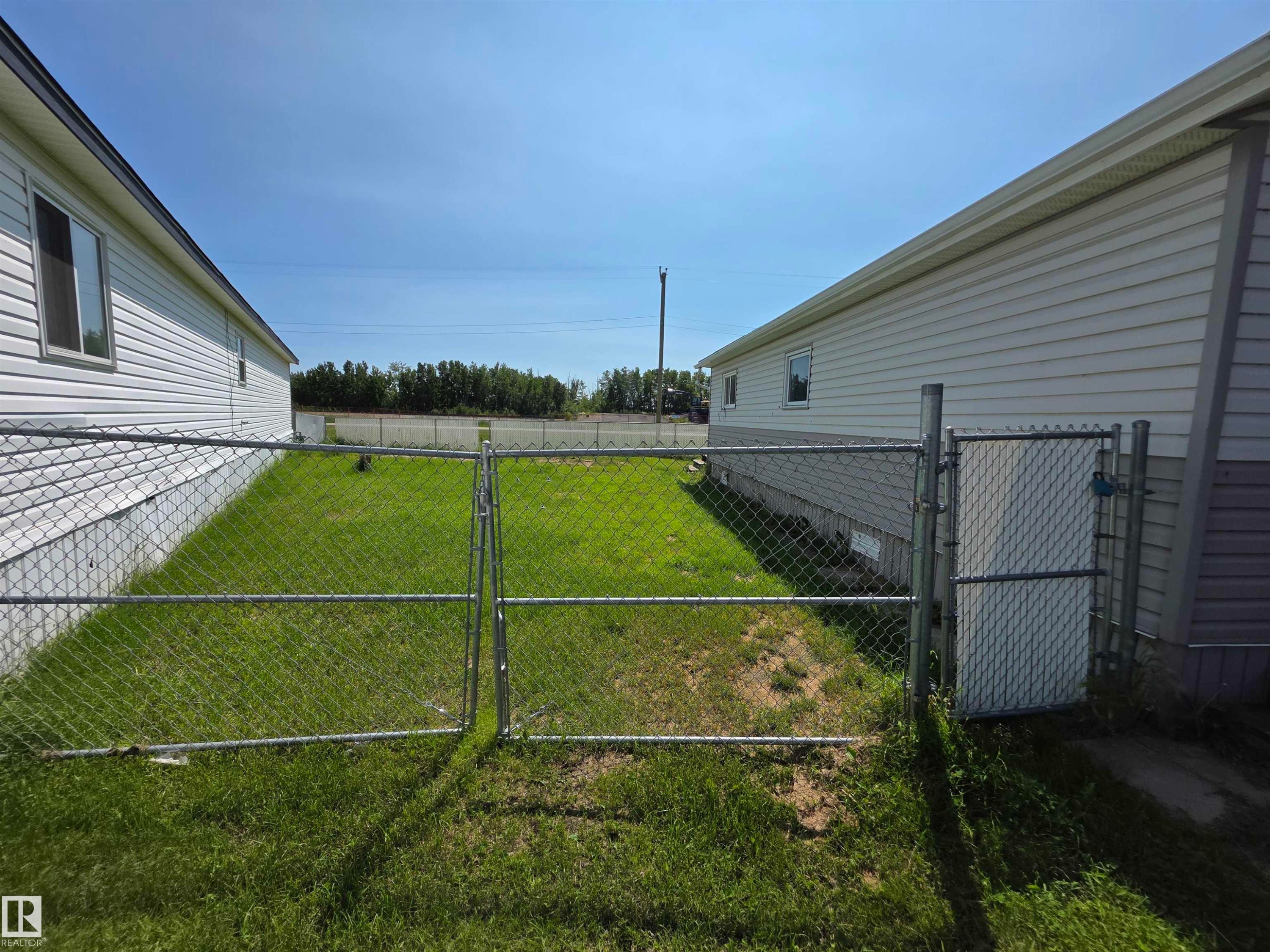 #9 5220 44 Av, Calmar, AB - Outdoor With Exterior