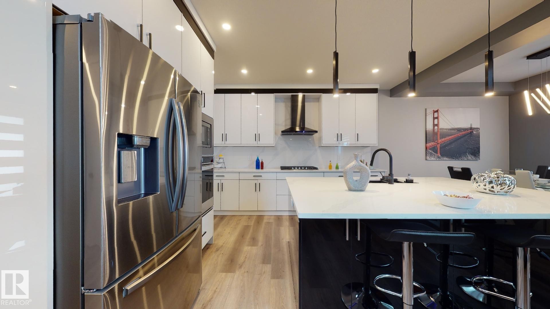 13 Blackbird Bend, Fort Saskatchewan, AB - Indoor Photo Showing Kitchen With Upgraded Kitchen