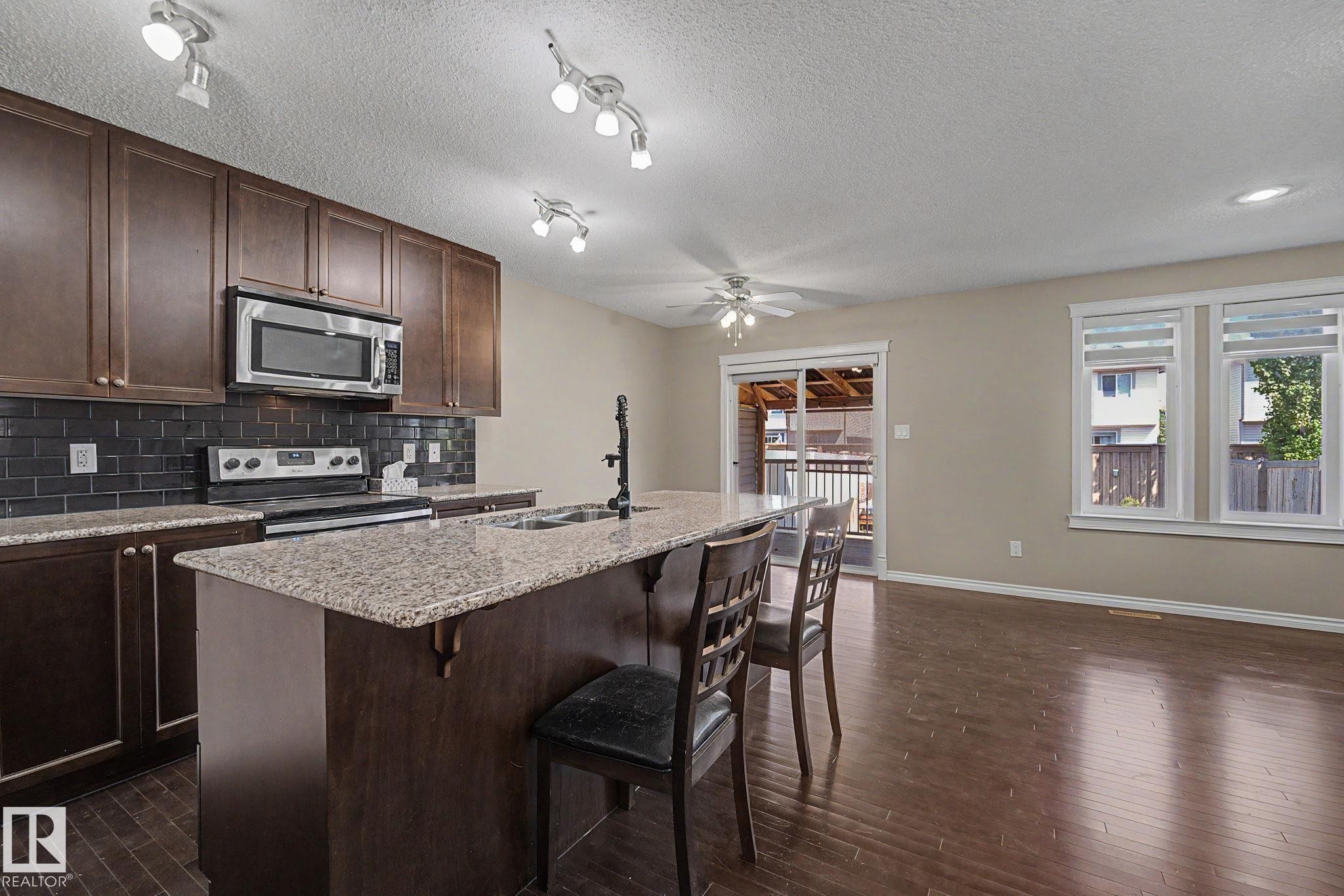 9507 Simpson Crest, Edmonton, AB - Indoor Photo Showing Kitchen With Double Sink With Upgraded Kitchen