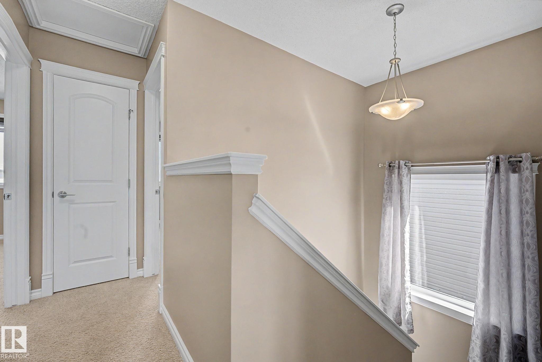 9507 Simpson Crest, Edmonton, AB - Indoor Photo Showing Other Room
