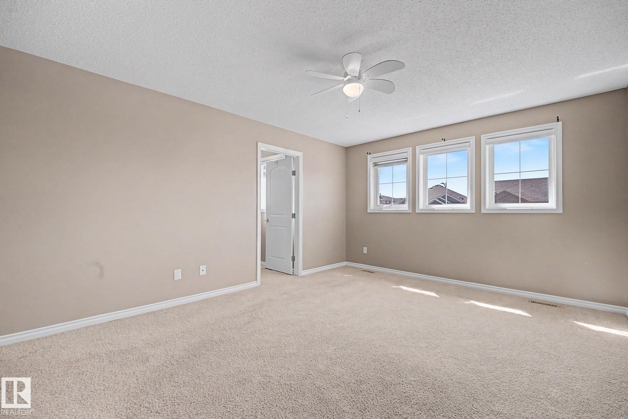 9507 Simpson Crest, Edmonton, AB - Indoor Photo Showing Other Room