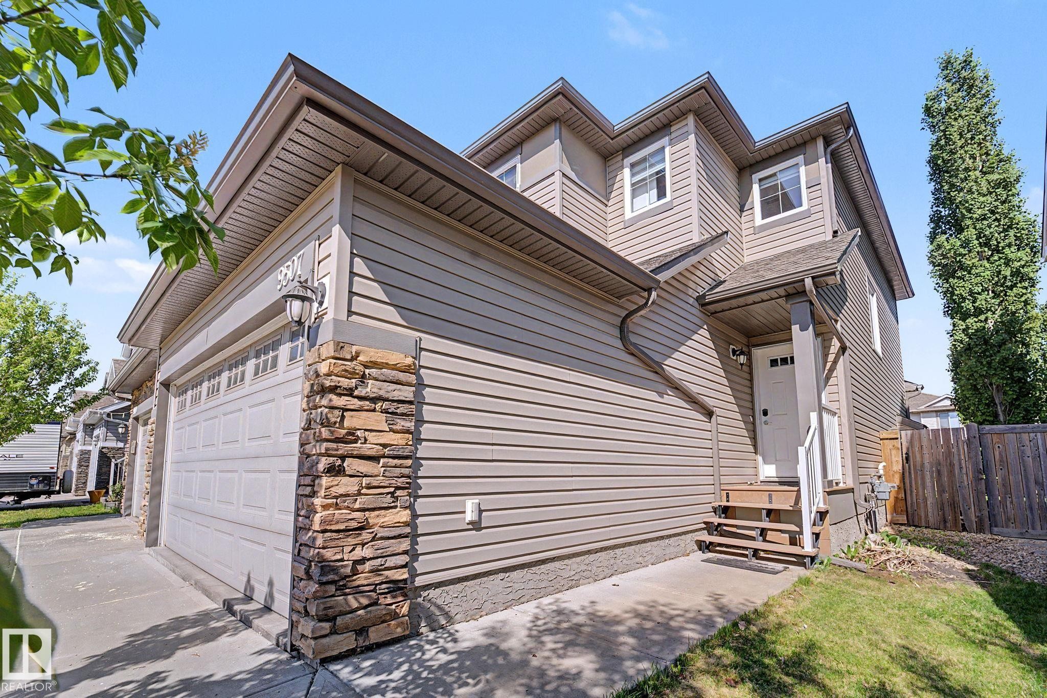 9507 Simpson Crest, Edmonton, AB - Outdoor