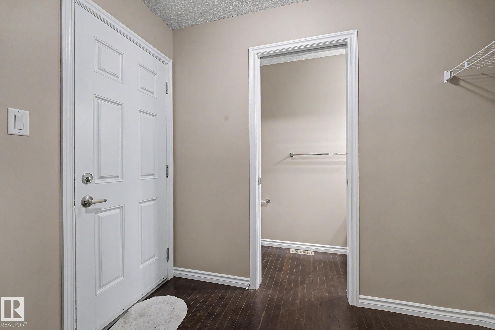 9507 Simpson Crest, Edmonton, AB - Indoor Photo Showing Other Room
