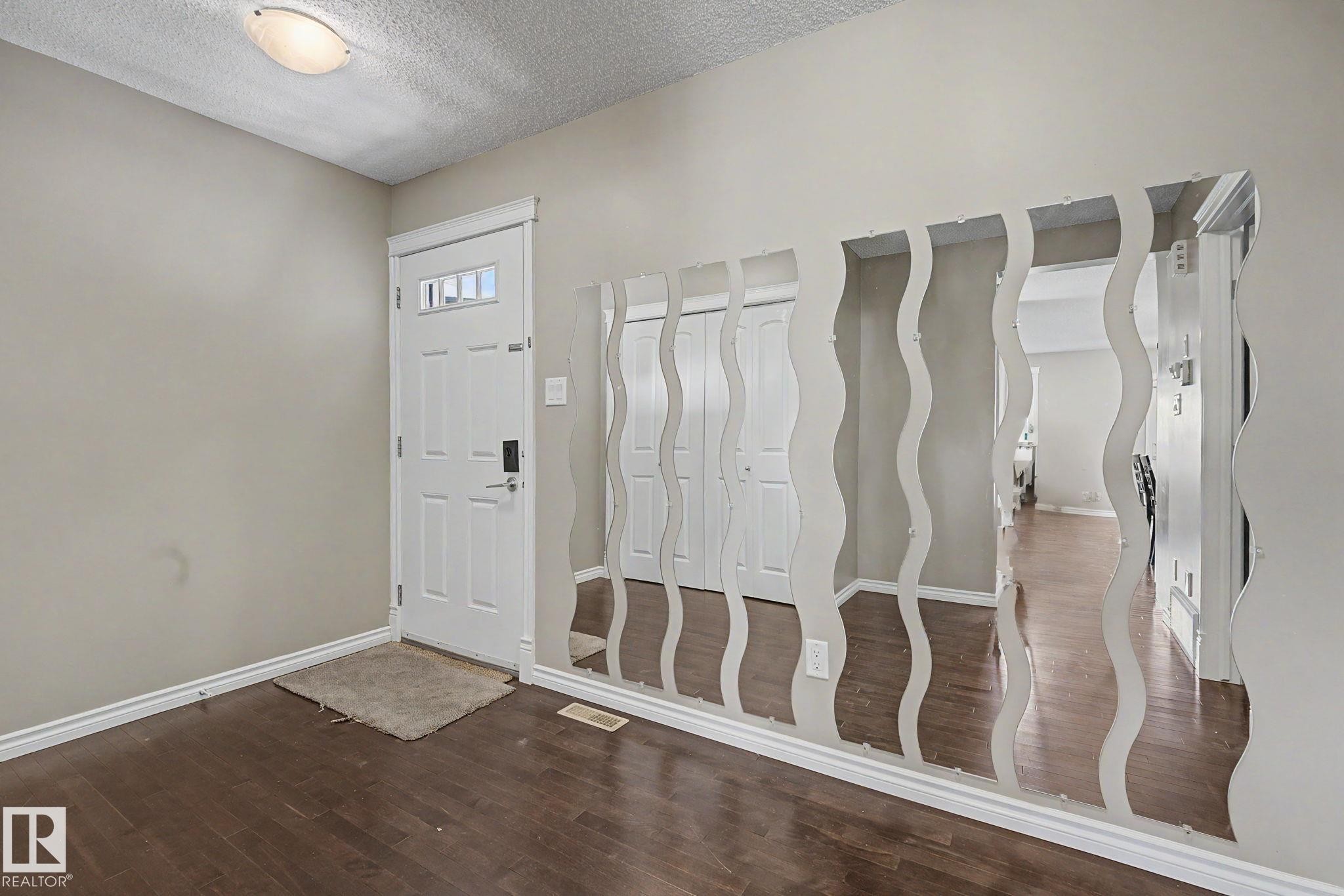 9507 Simpson Crest, Edmonton, AB - Indoor Photo Showing Other Room