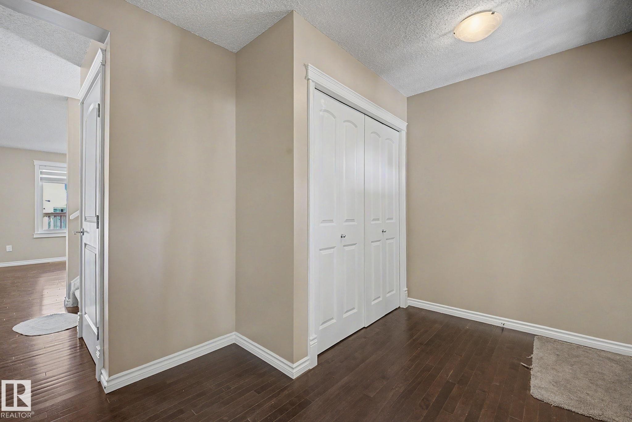 9507 Simpson Crest, Edmonton, AB - Indoor Photo Showing Other Room
