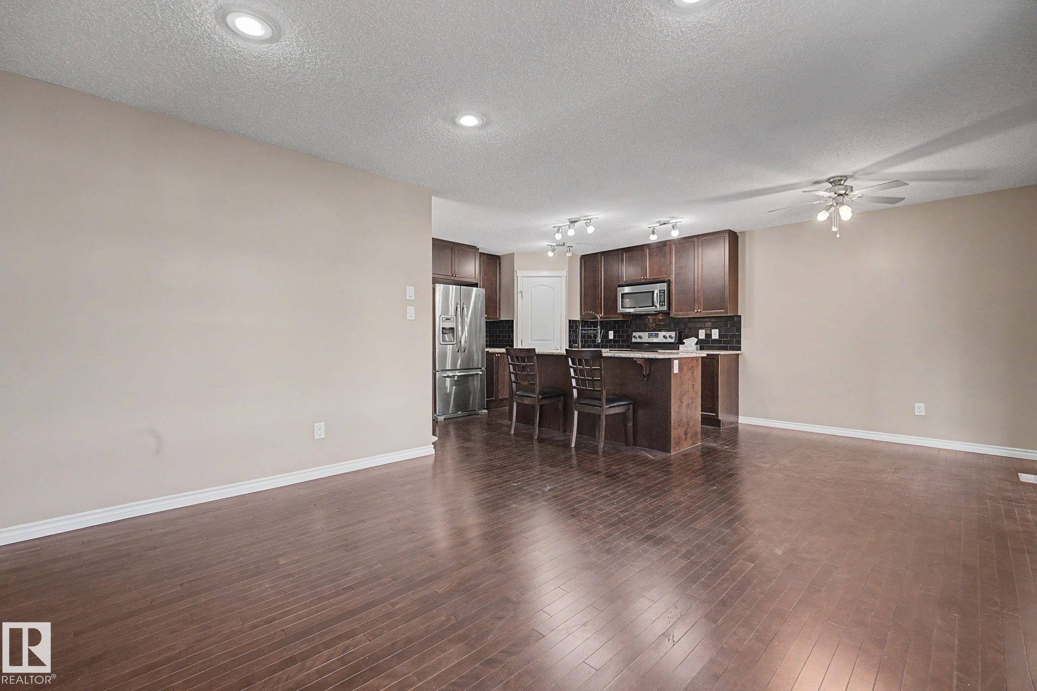 9507 Simpson Crest, Edmonton, AB - Indoor
