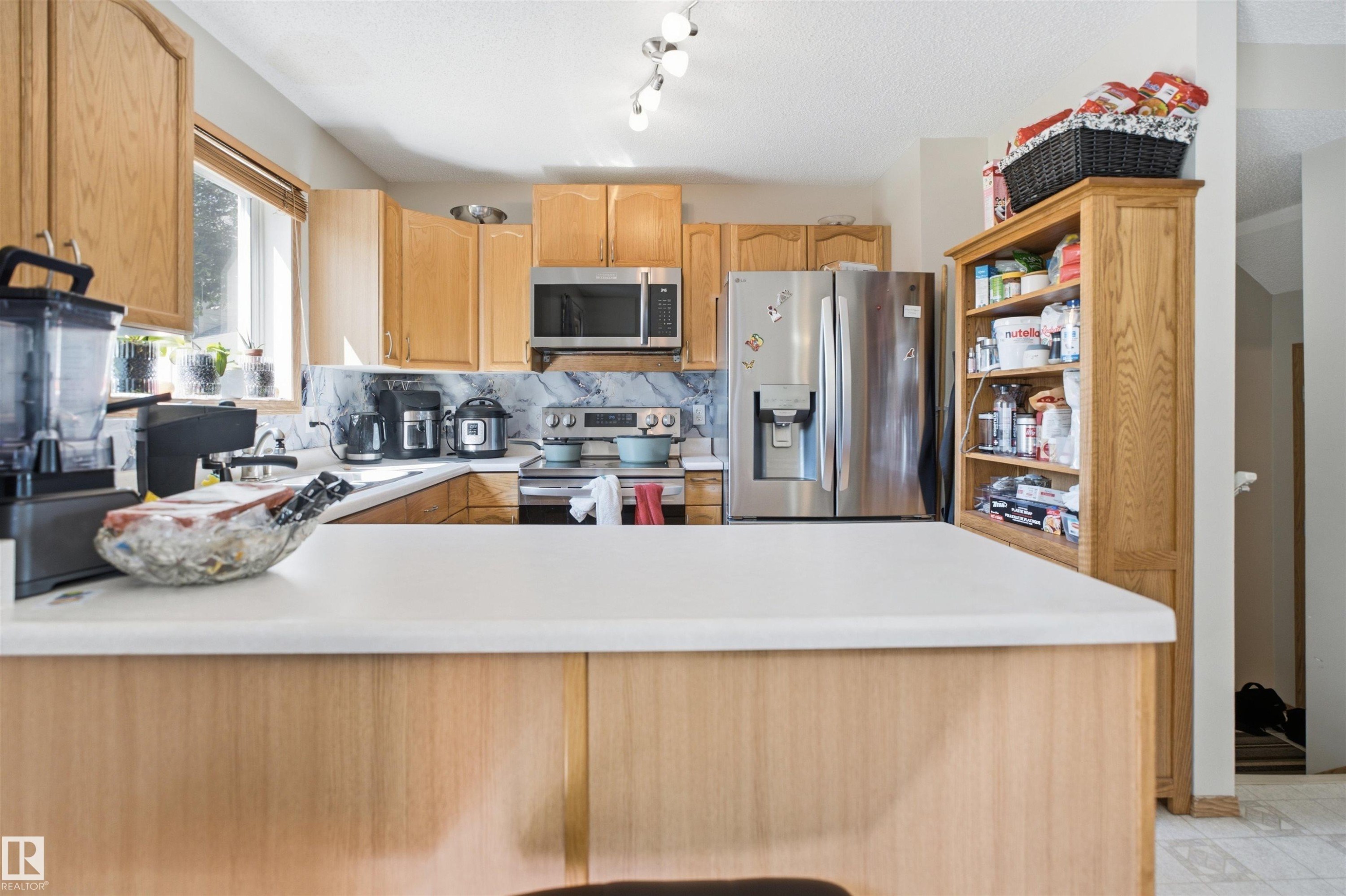 #71 10909 106 St Nw, Edmonton, AB - Indoor Photo Showing Kitchen