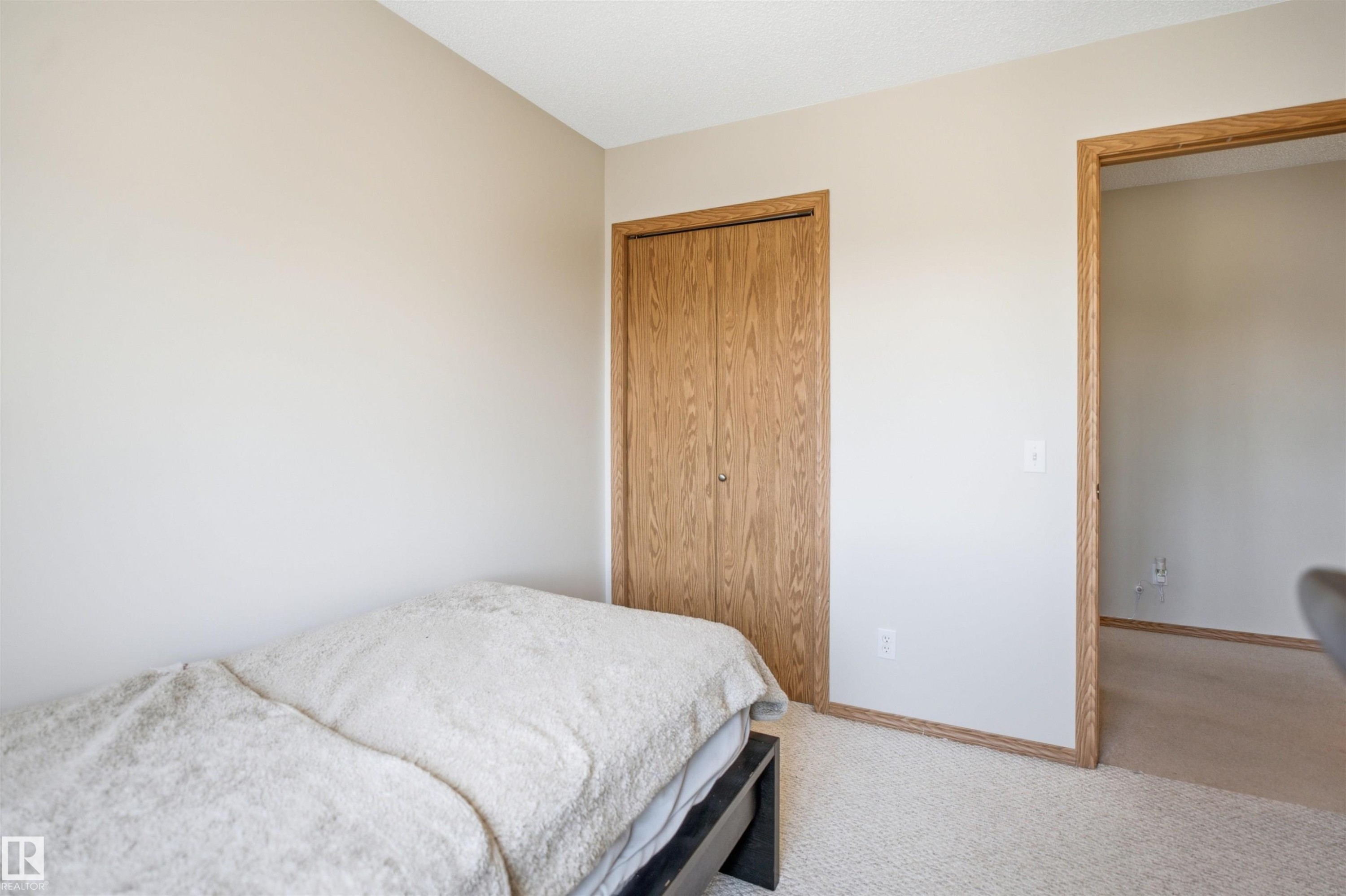 #71 10909 106 St Nw, Edmonton, AB - Indoor Photo Showing Bedroom