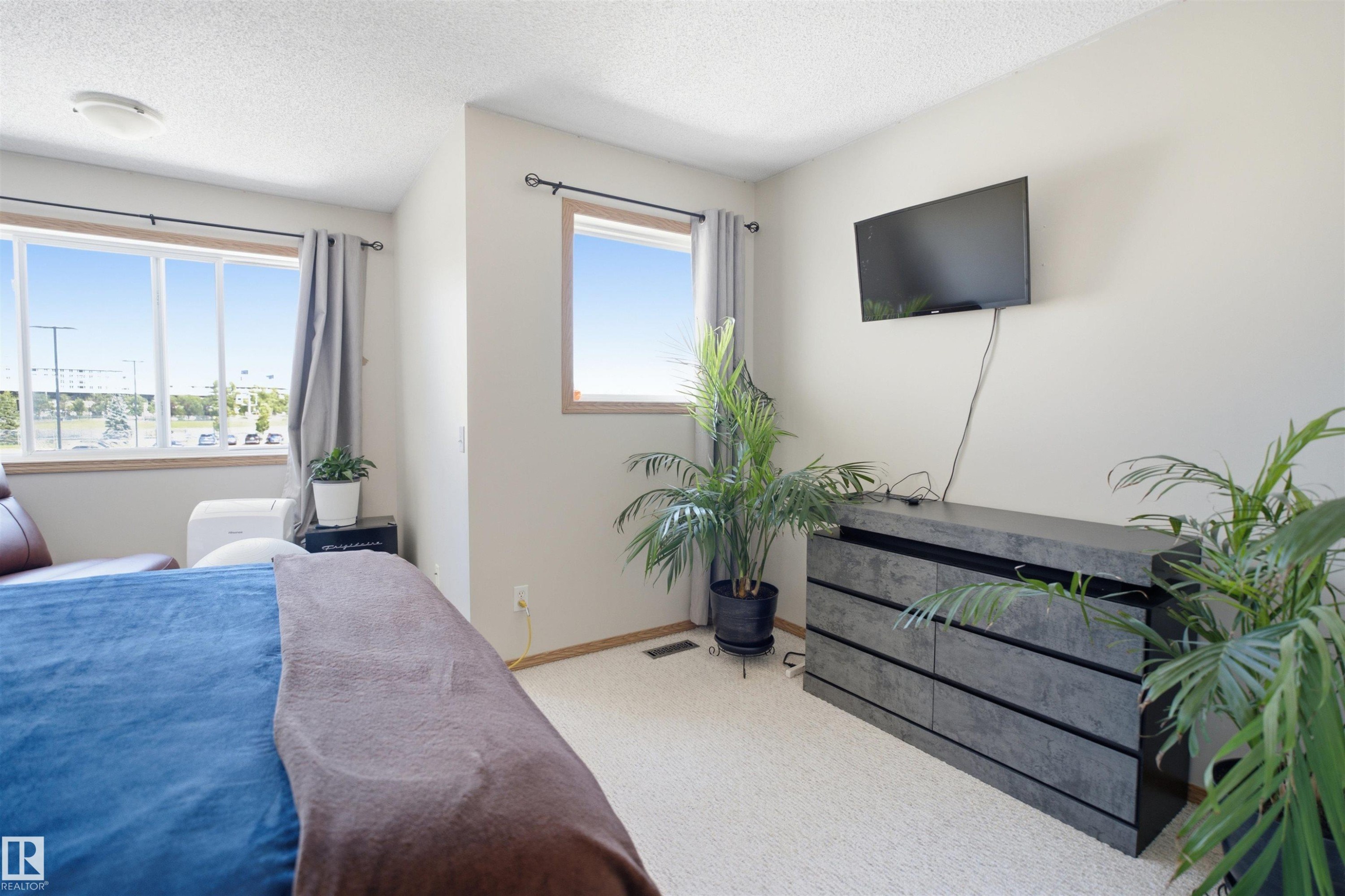 #71 10909 106 St Nw, Edmonton, AB - Indoor Photo Showing Bedroom