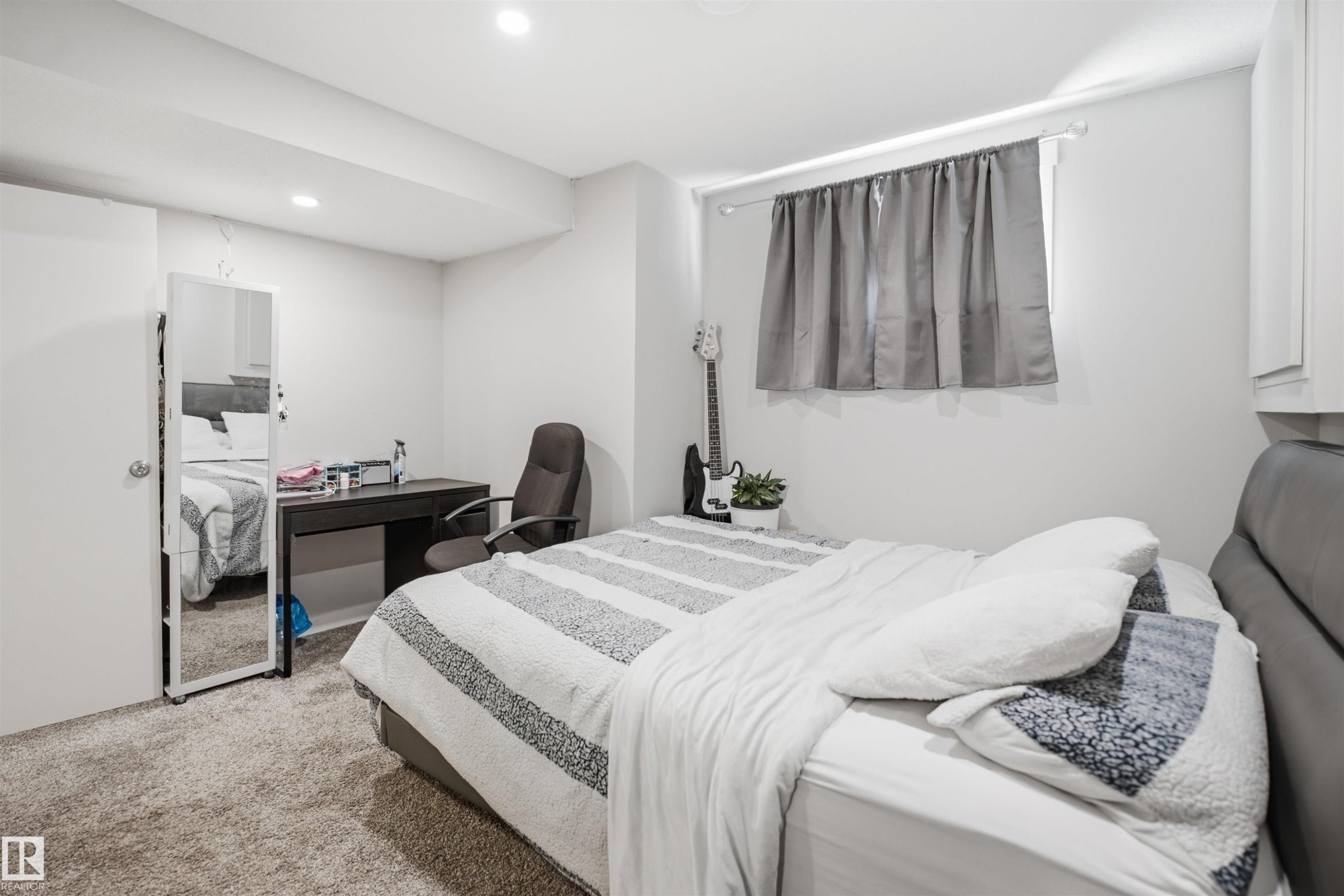 #71 10909 106 St Nw, Edmonton, AB - Indoor Photo Showing Bedroom