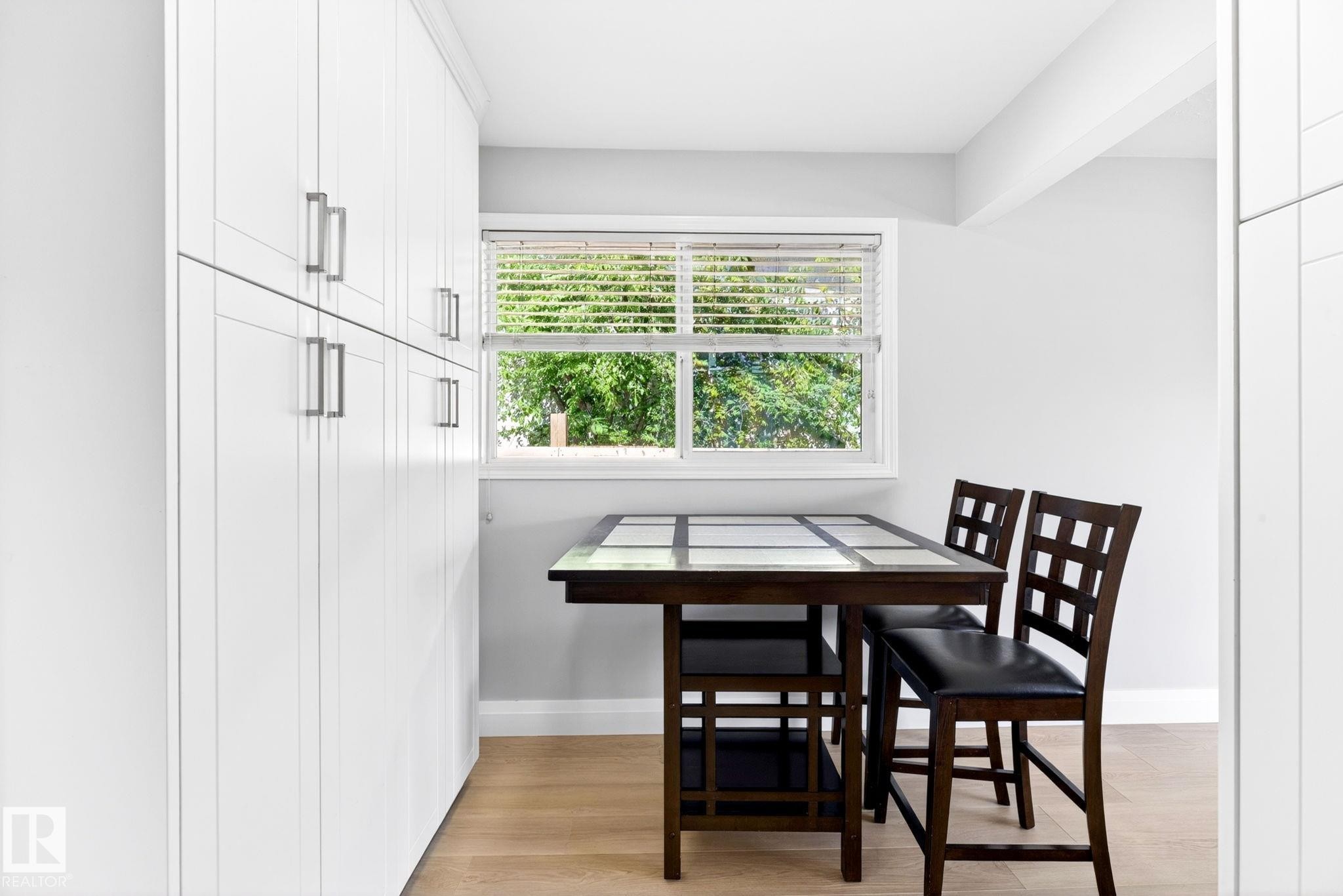 6008 97A Avenue, Edmonton, AB - Indoor Photo Showing Dining Room