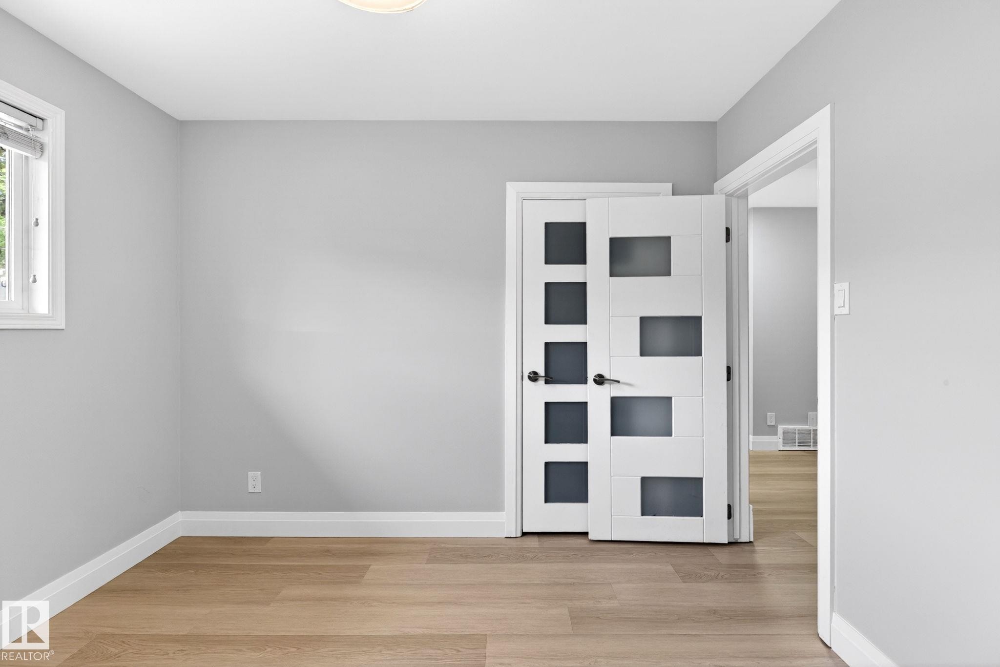 6008 97A Avenue, Edmonton, AB - Indoor Photo Showing Other Room