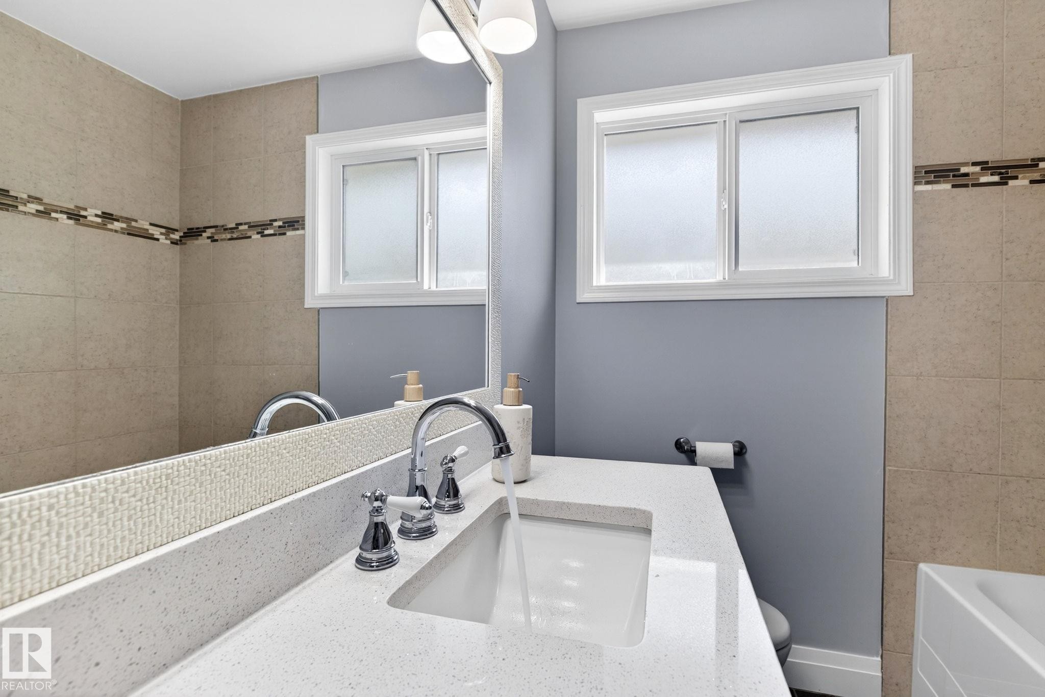 6008 97A Avenue, Edmonton, AB - Indoor Photo Showing Bathroom