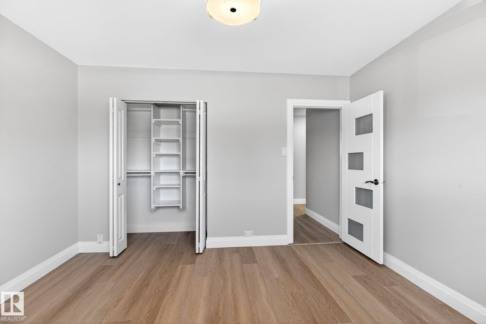 6008 97A Avenue, Edmonton, AB - Indoor Photo Showing Other Room