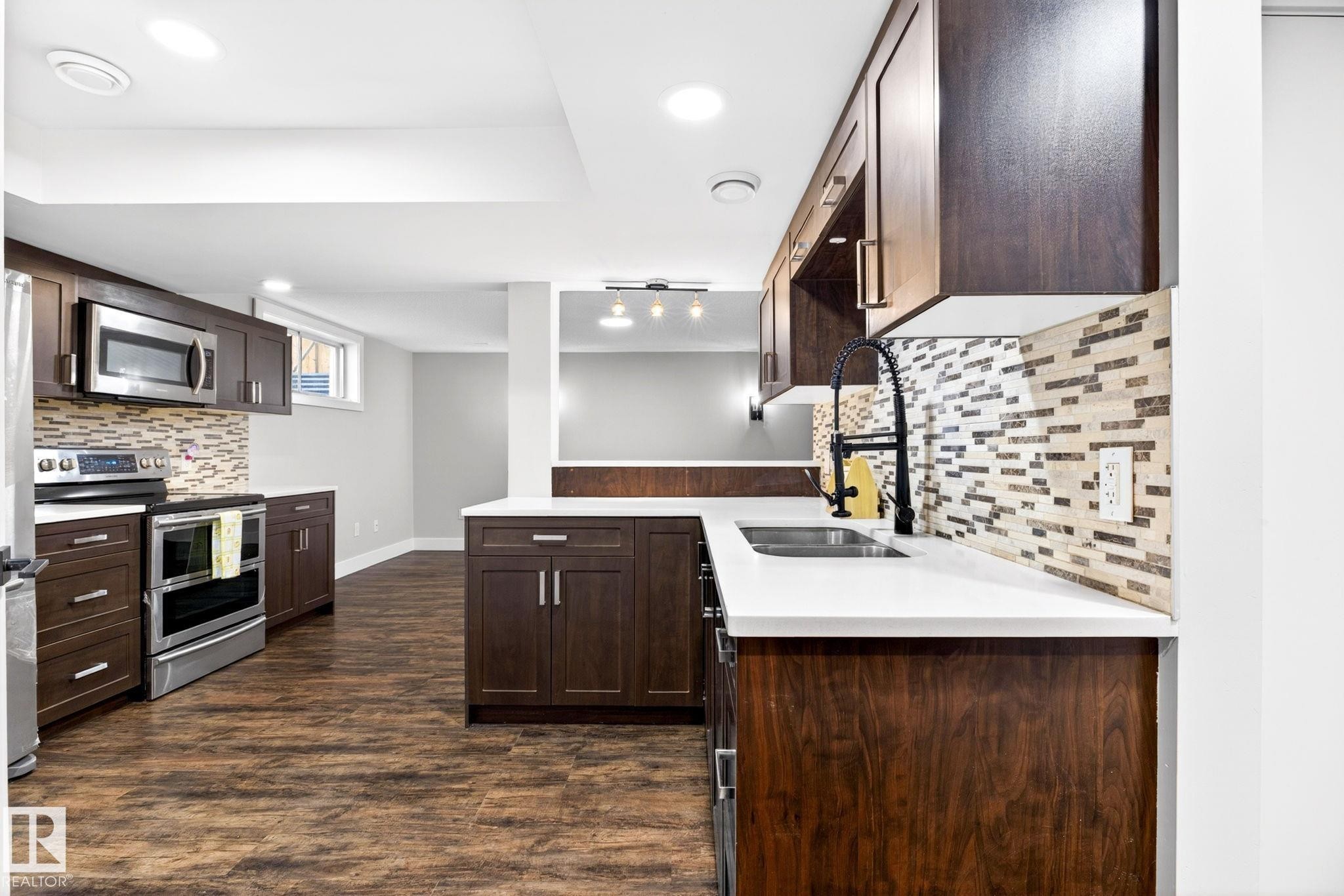 6008 97A Avenue, Edmonton, AB - Indoor Photo Showing Kitchen With Double Sink With Upgraded Kitchen