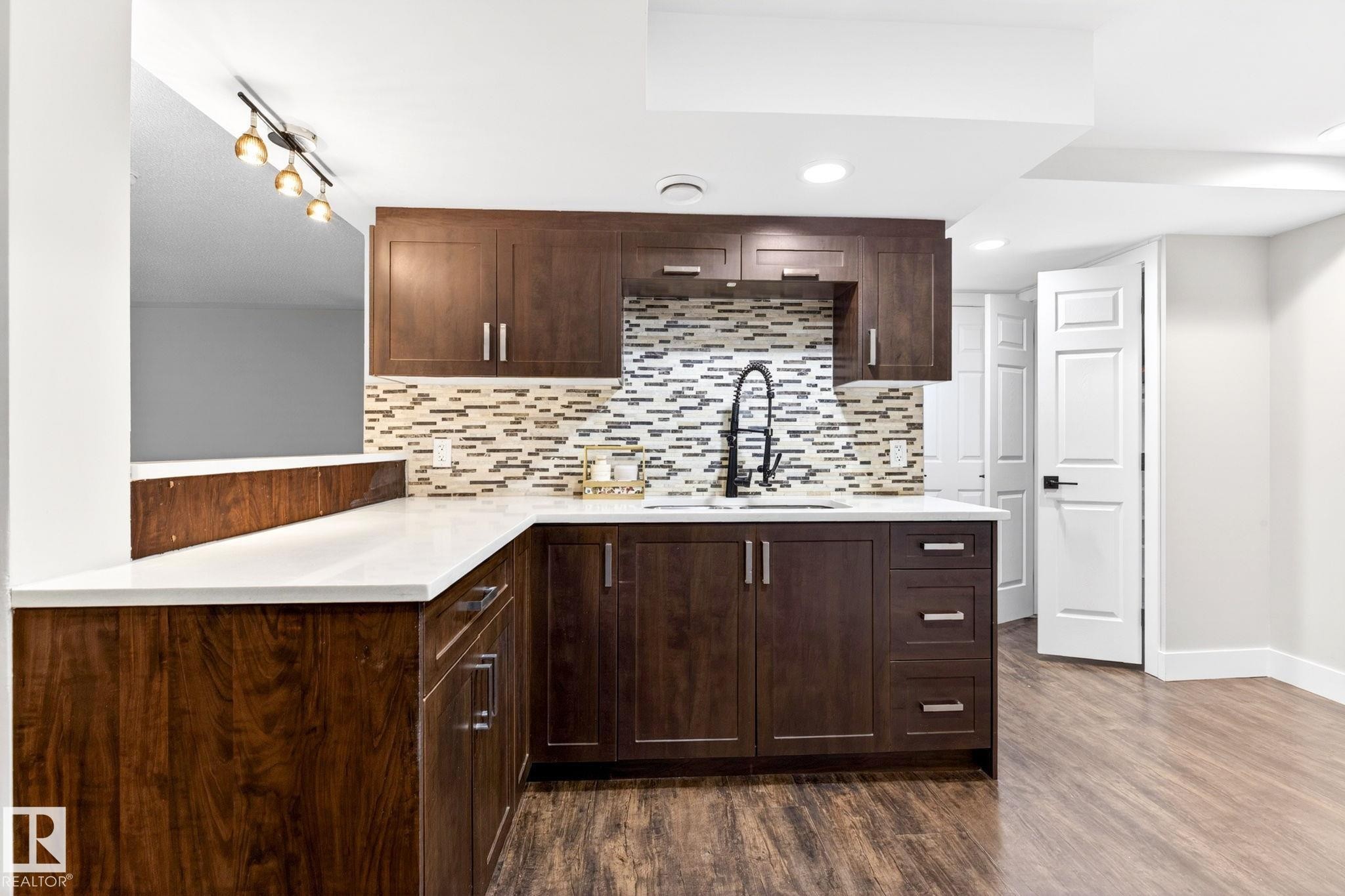6008 97A Avenue, Edmonton, AB - Indoor Photo Showing Kitchen