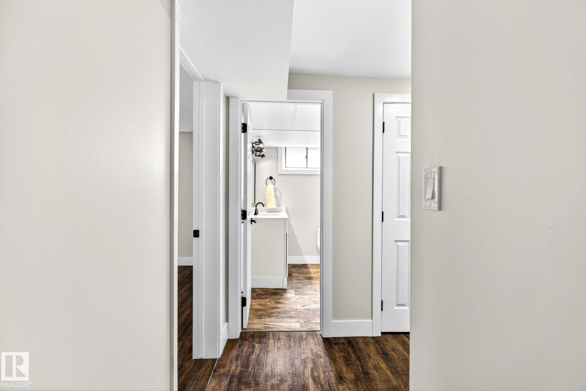 6008 97A Avenue, Edmonton, AB - Indoor Photo Showing Other Room
