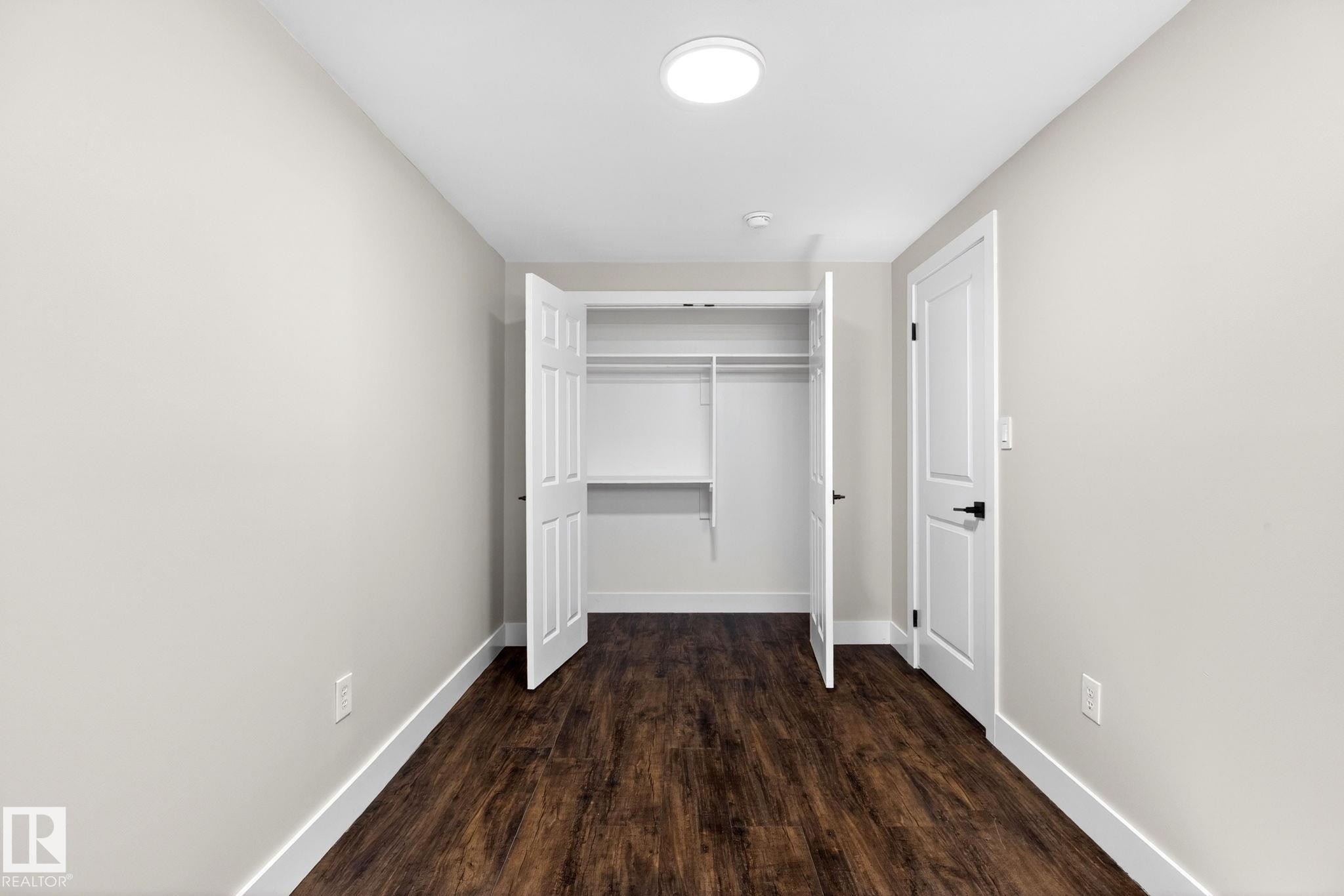 6008 97A Avenue, Edmonton, AB - Indoor Photo Showing Other Room