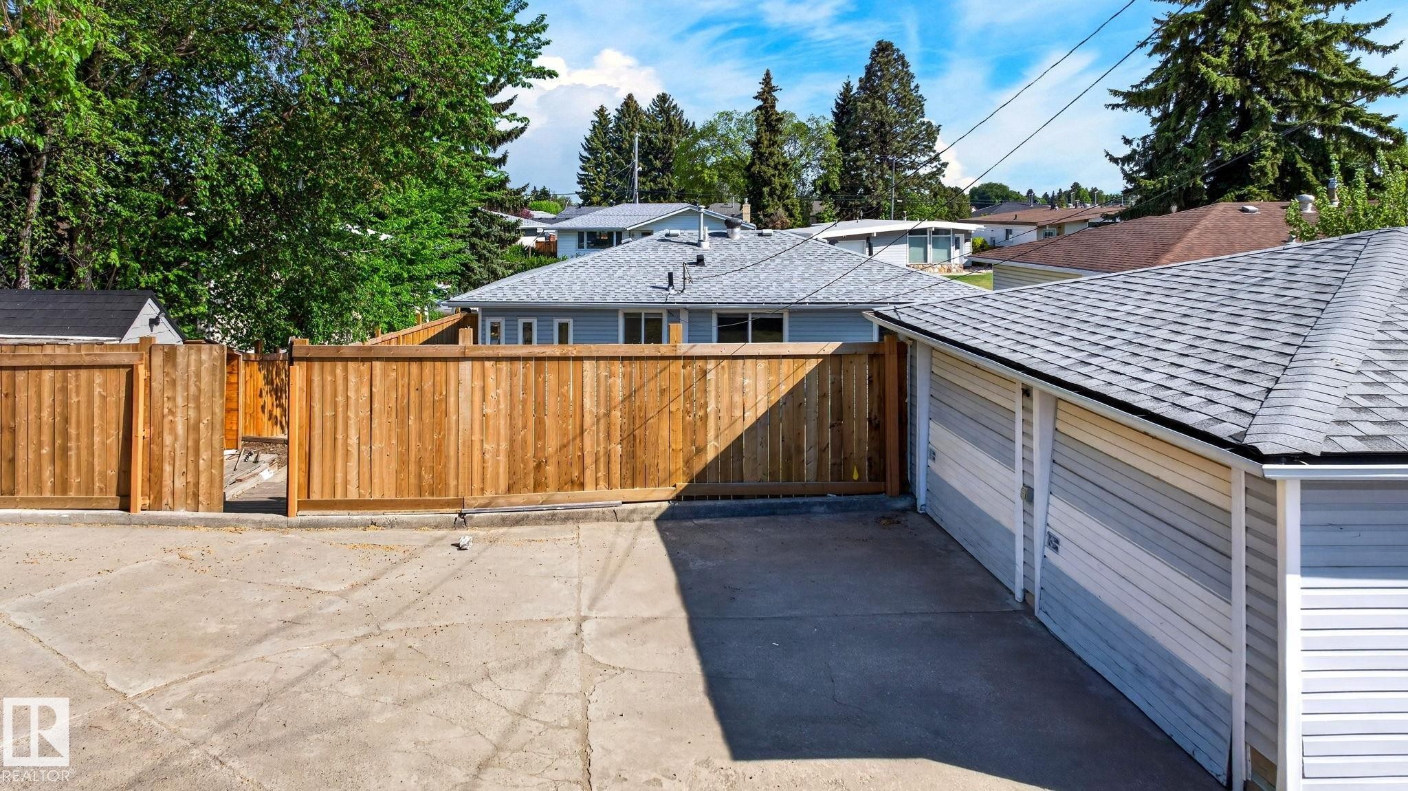 6008 97A Avenue, Edmonton, AB - Outdoor