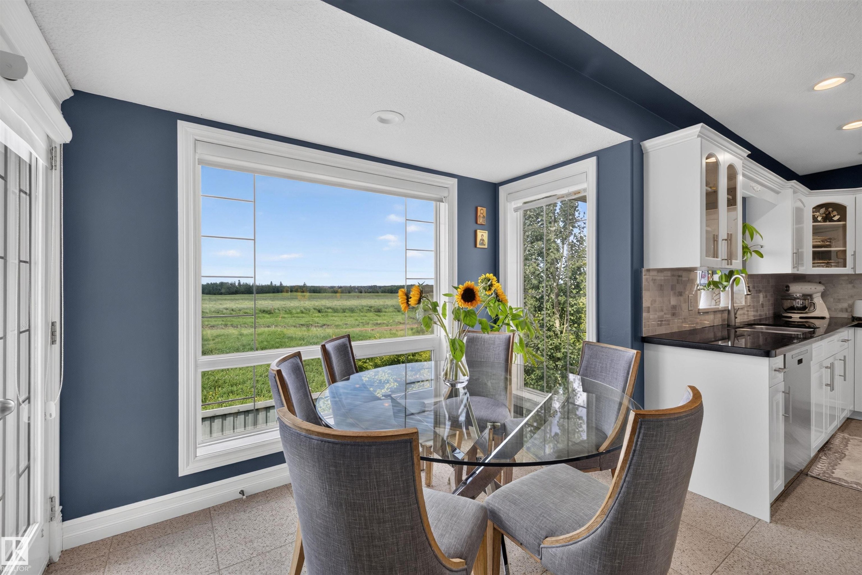 1751 Haswell Cove Nw, Edmonton, AB - Indoor Photo Showing Dining Room