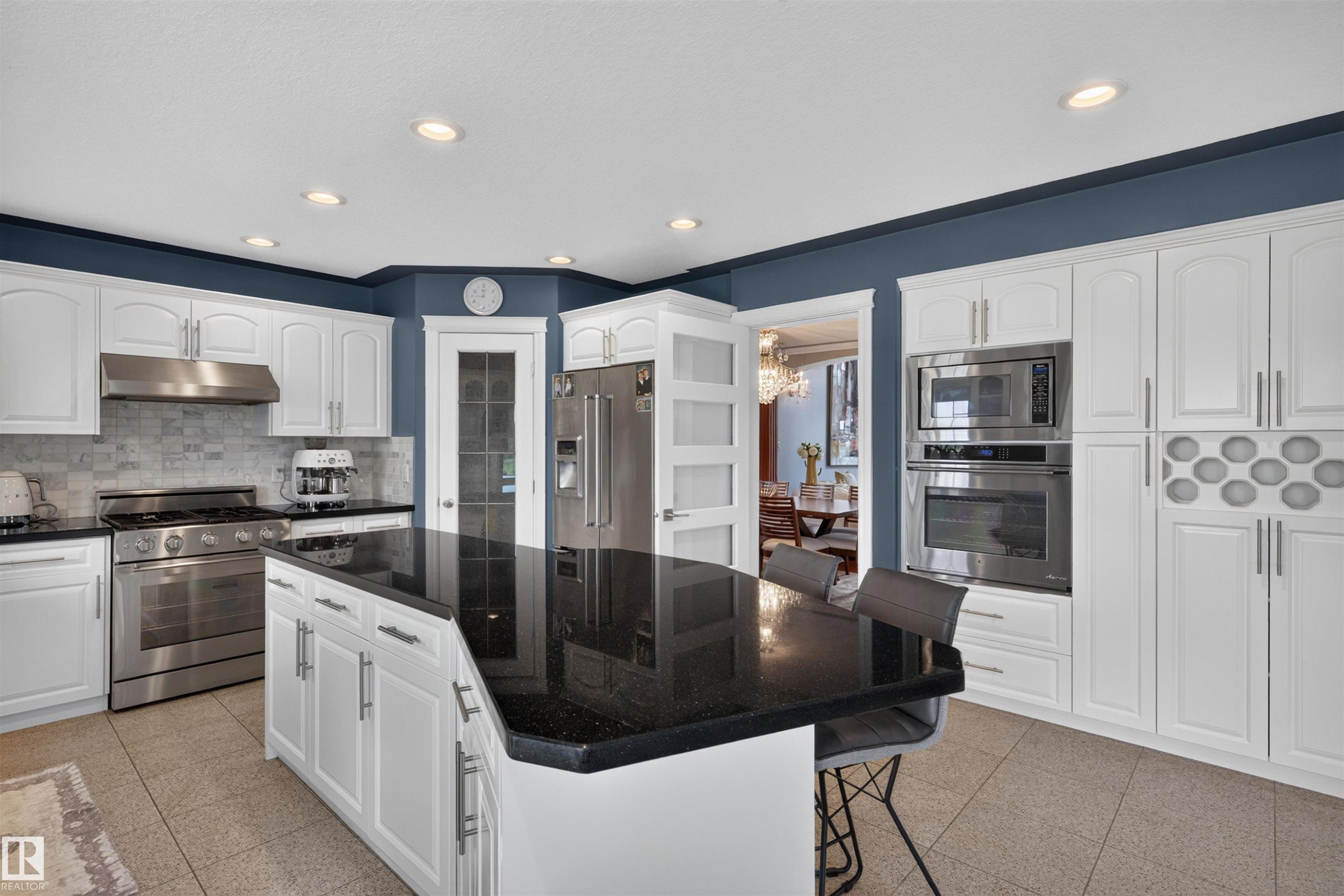 1751 Haswell Cove Nw, Edmonton, AB - Indoor Photo Showing Kitchen With Stainless Steel Kitchen With Upgraded Kitchen