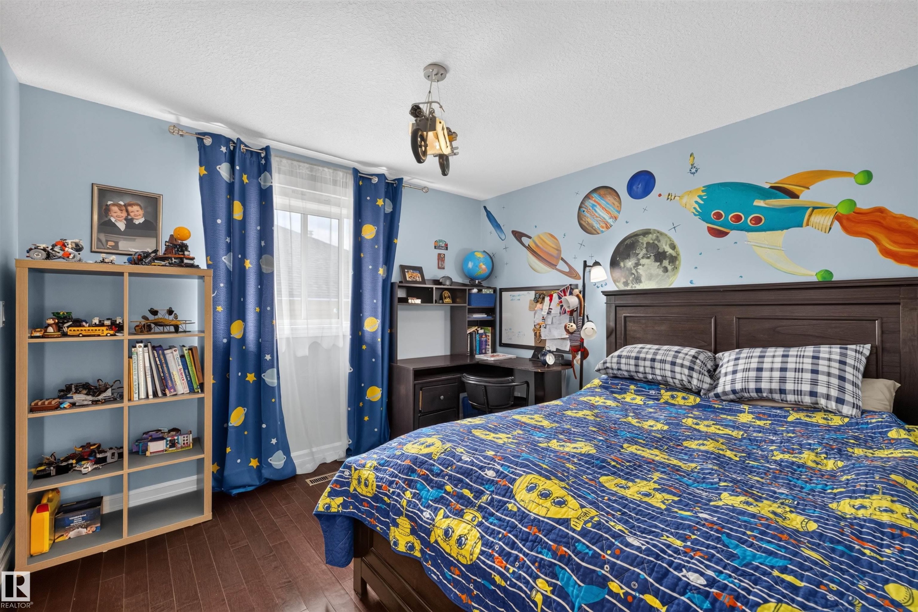 1751 Haswell Cove Nw, Edmonton, AB - Indoor Photo Showing Bedroom