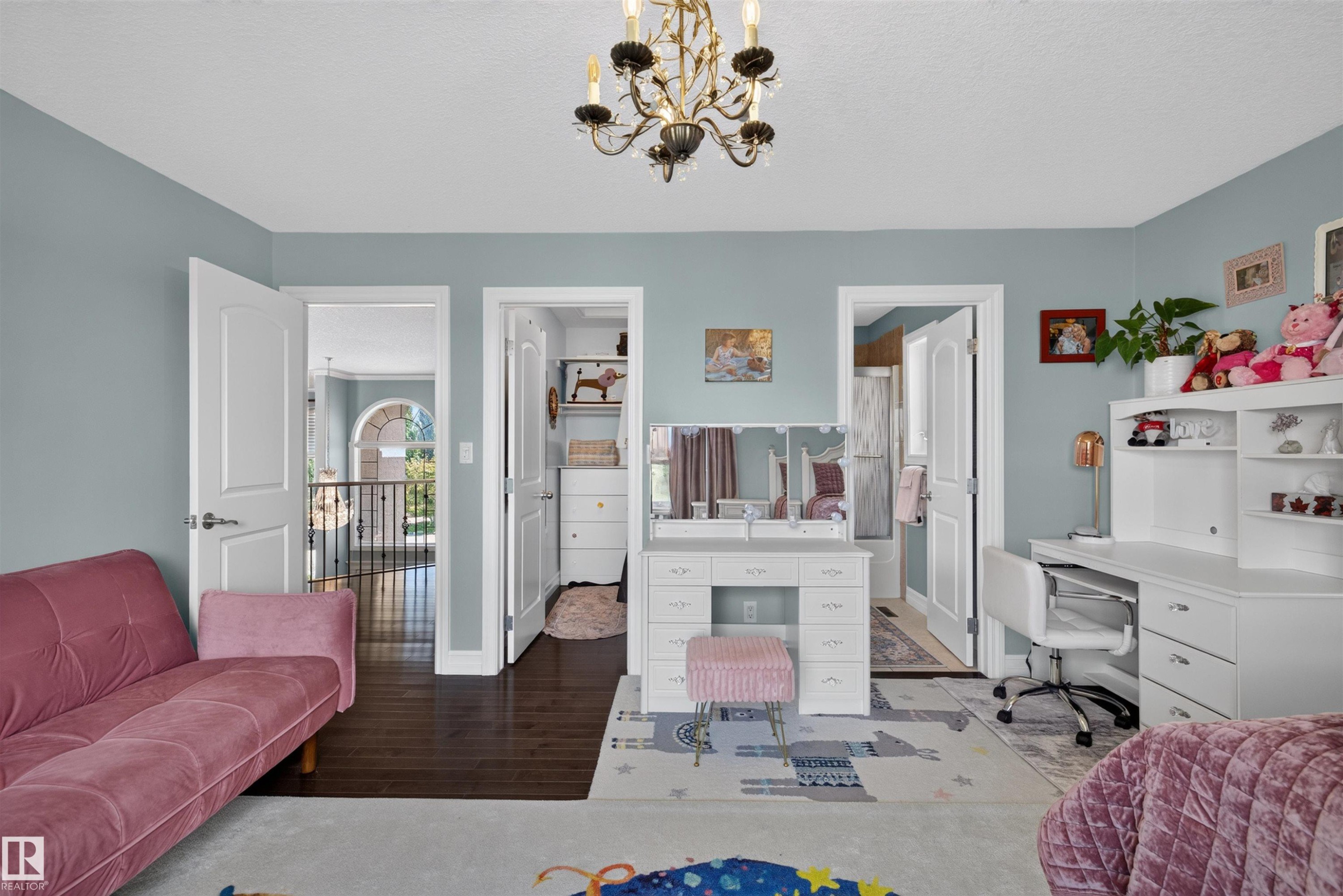 1751 Haswell Cove Nw, Edmonton, AB - Indoor Photo Showing Bedroom