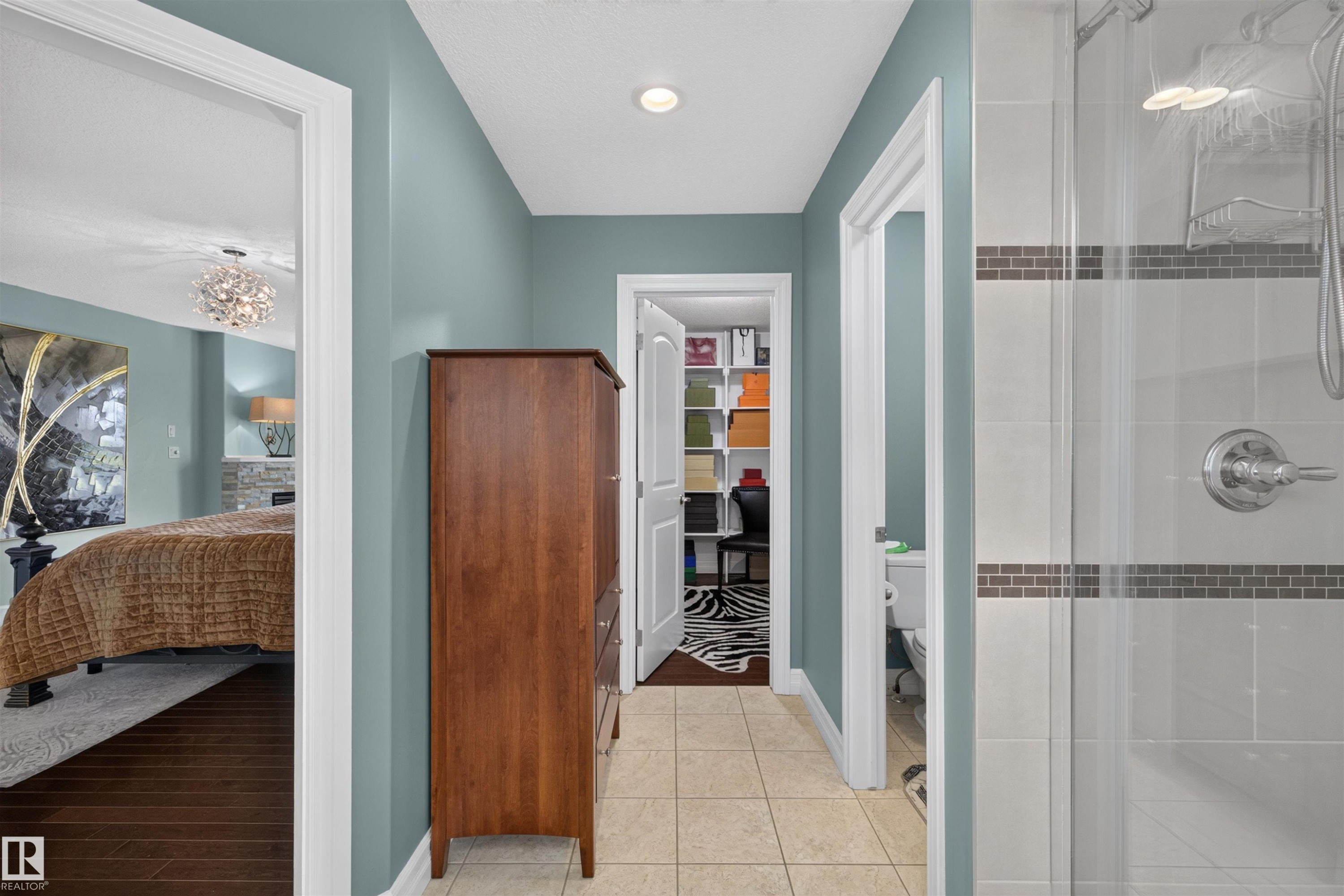 1751 Haswell Cove Nw, Edmonton, AB - Indoor Photo Showing Bathroom