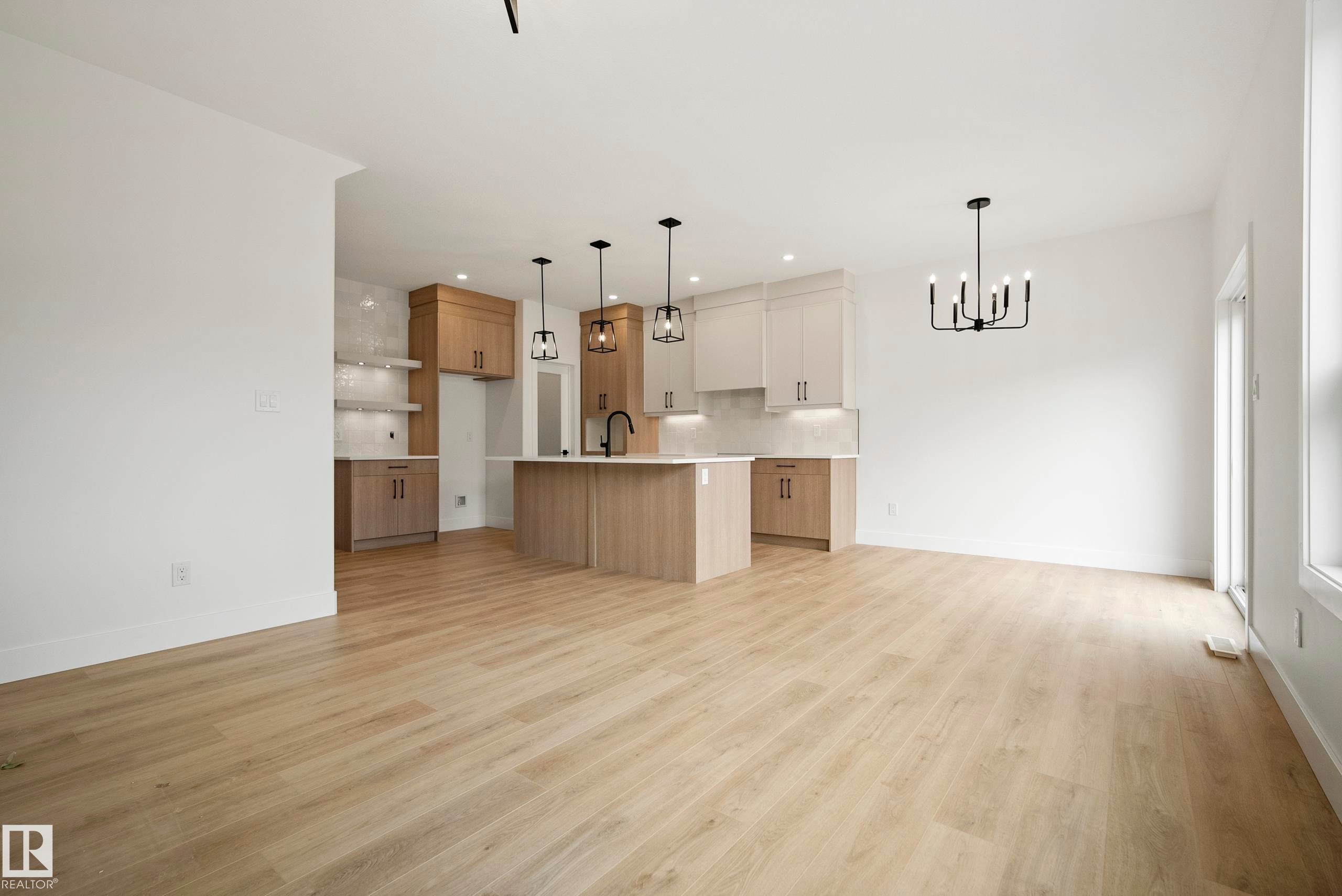 113 Caledon Crescent, Spruce Grove, AB - Indoor Photo Showing Kitchen