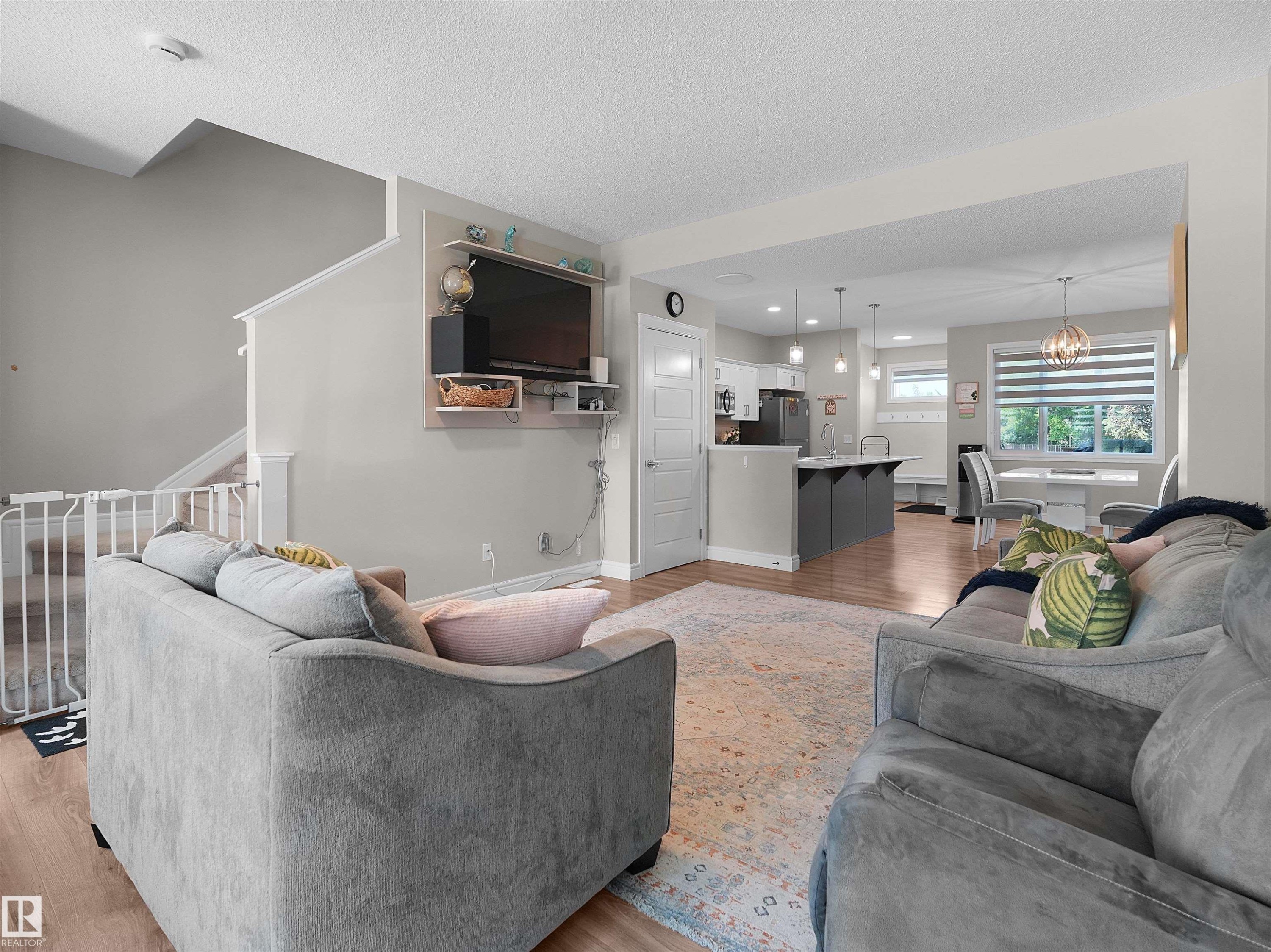 Living room - #30 4137 76 St Nw, Edmonton, AB